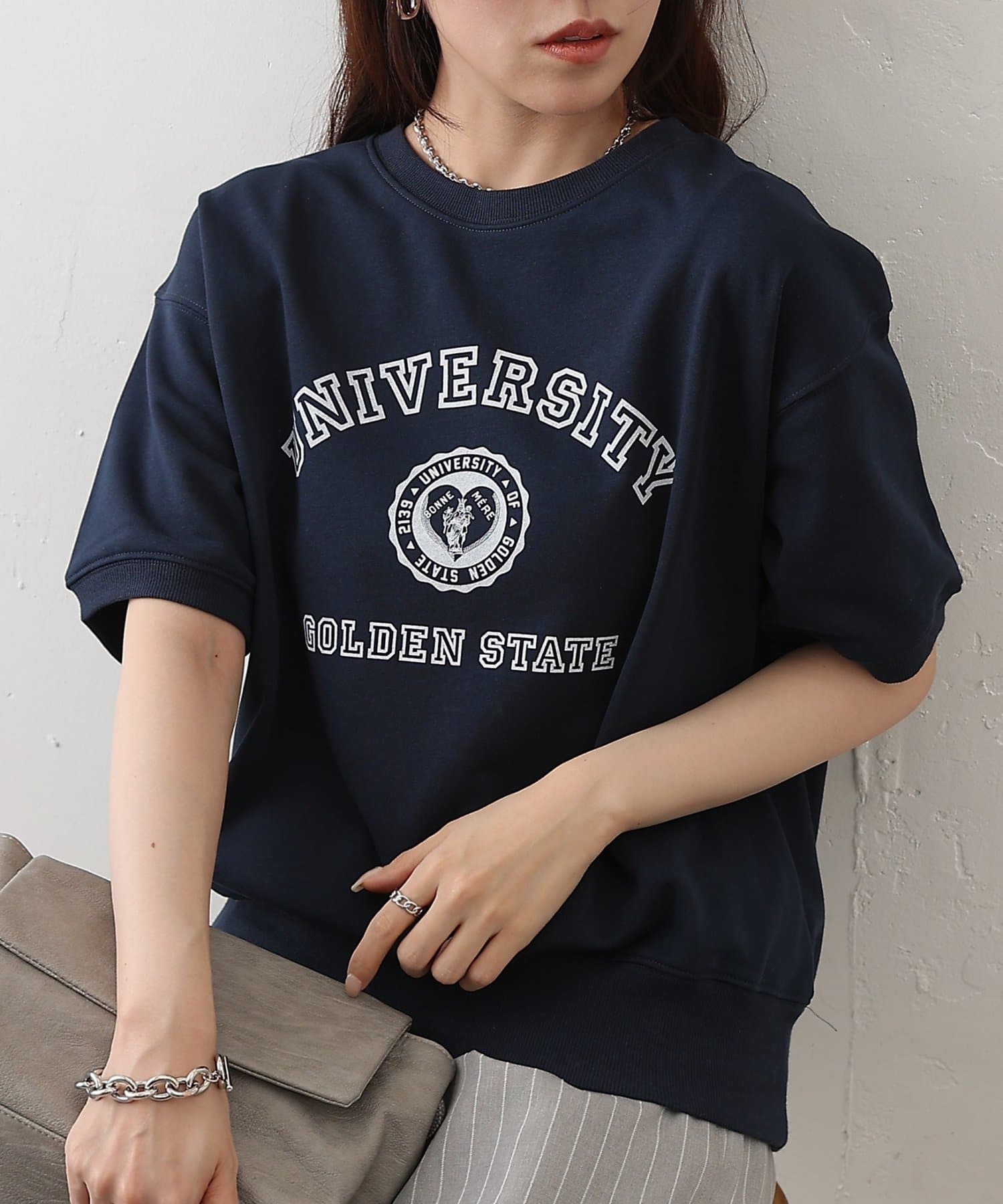 COLONY 2139(コロニー トゥーワンスリーナイン) ミニ裏毛半袖カレッジプリントプルオーバー