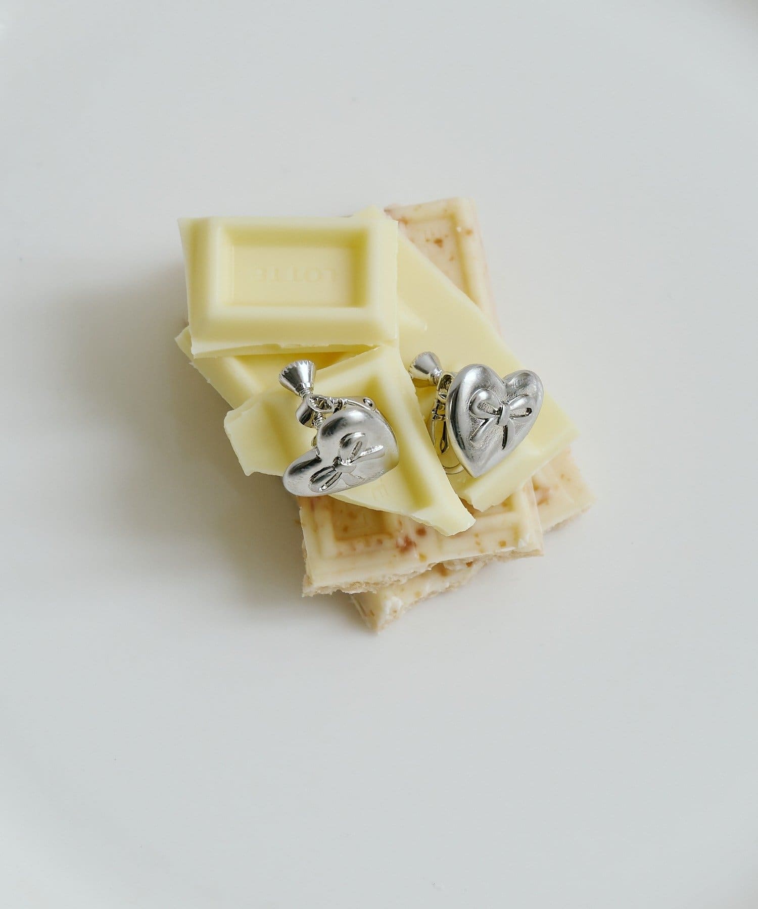 Kastane(カスタネ) 【fiw./3.12(木)12:00発売/WEB先行】ハートリボンイヤリング