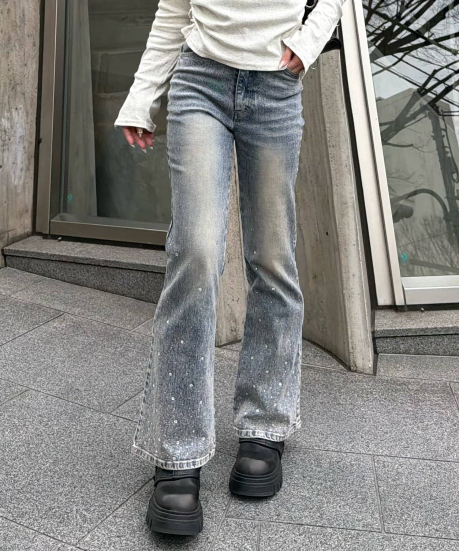 RAY CASSIN(レイカズン) 【2サイズ展開 】ラインストーンフレアデニムパンツ