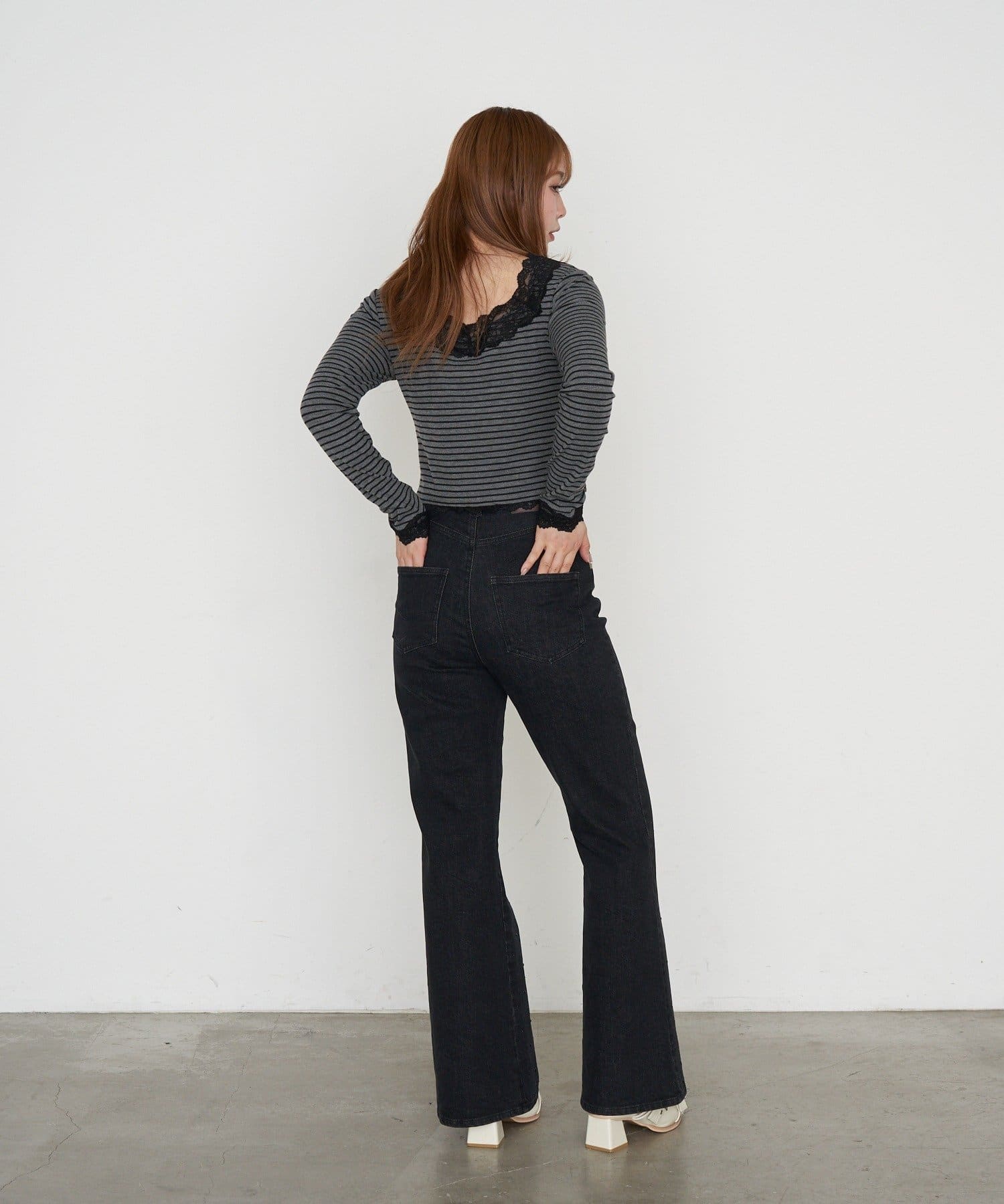 RAY CASSIN(レイカズン) 【2サイズ展開 】ラインストーンフレアデニムパンツ