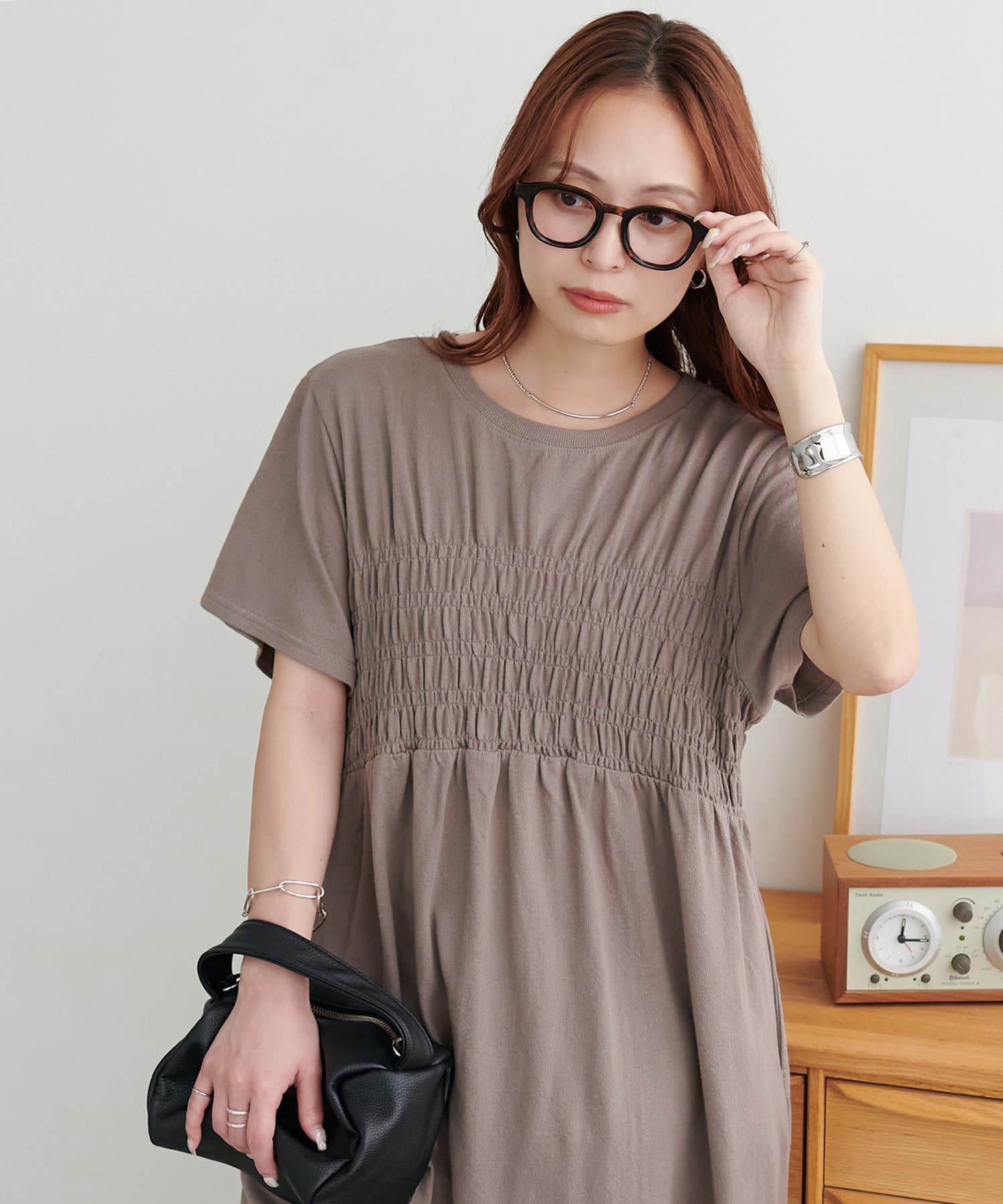 DISCOAT(ディスコート) ポケット付きシャーリングカット半袖ワンピース