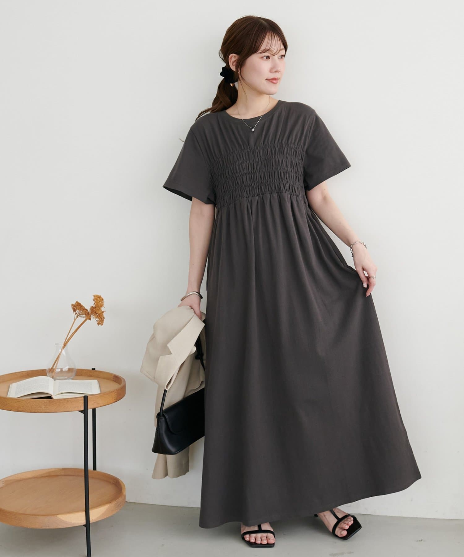 DISCOAT(ディスコート) ポケット付きシャーリングカット半袖ワンピース