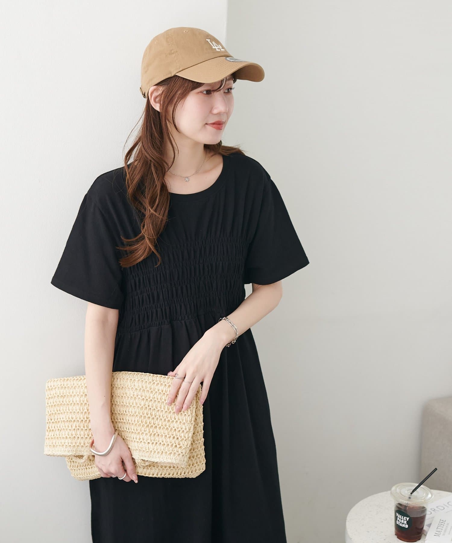 DISCOAT(ディスコート) ポケット付きシャーリングカット半袖ワンピース