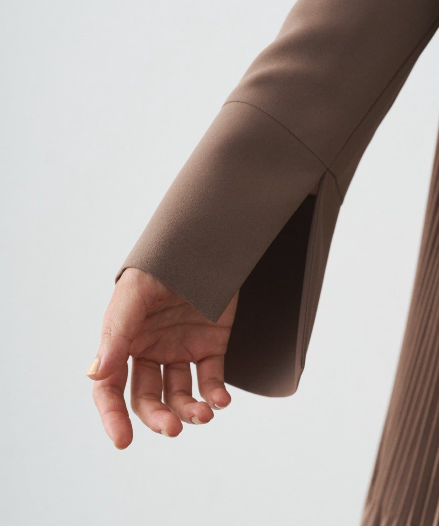 OUTLET(アウトレット) 【Loungedress】プリーツVワンピース