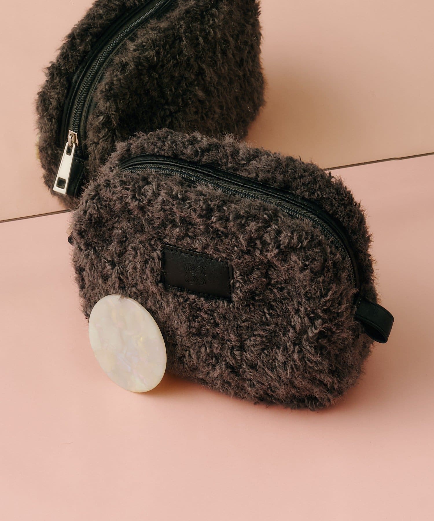 OUTLET(アウトレット) 【Kastane】Fluffy&mirror pouch