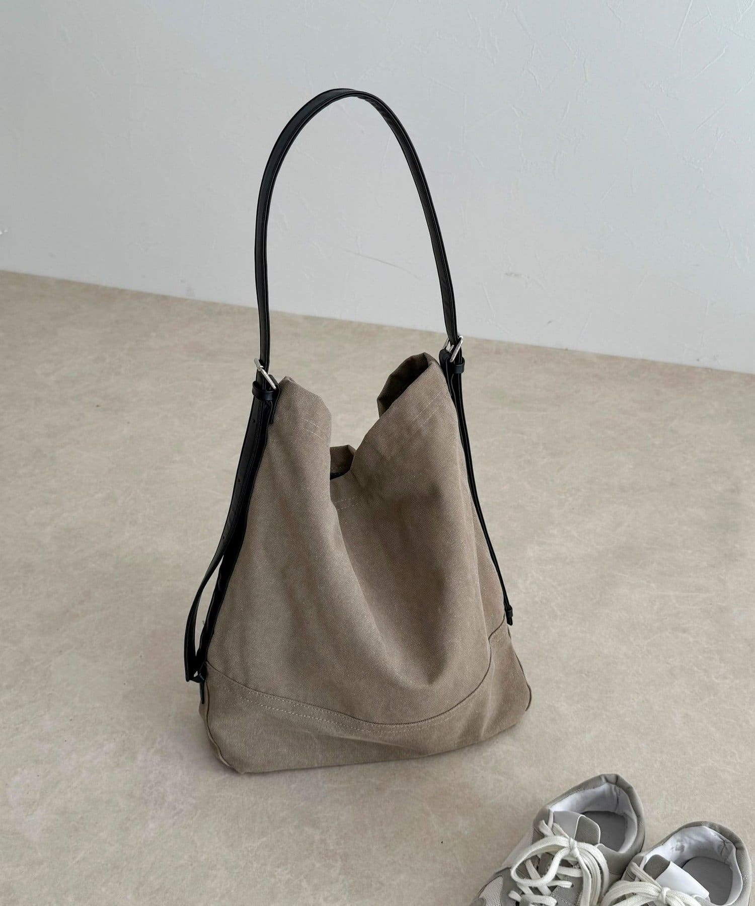 FREDY & GLOSTER(フレディ アンド グロスター) キャンバスビッグショルダーバッグ