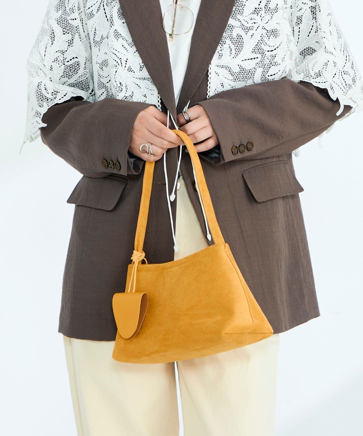 FREDY & GLOSTER(フレディ アンド グロスター) ホルダーチャーム付きワンハンドルバッグ