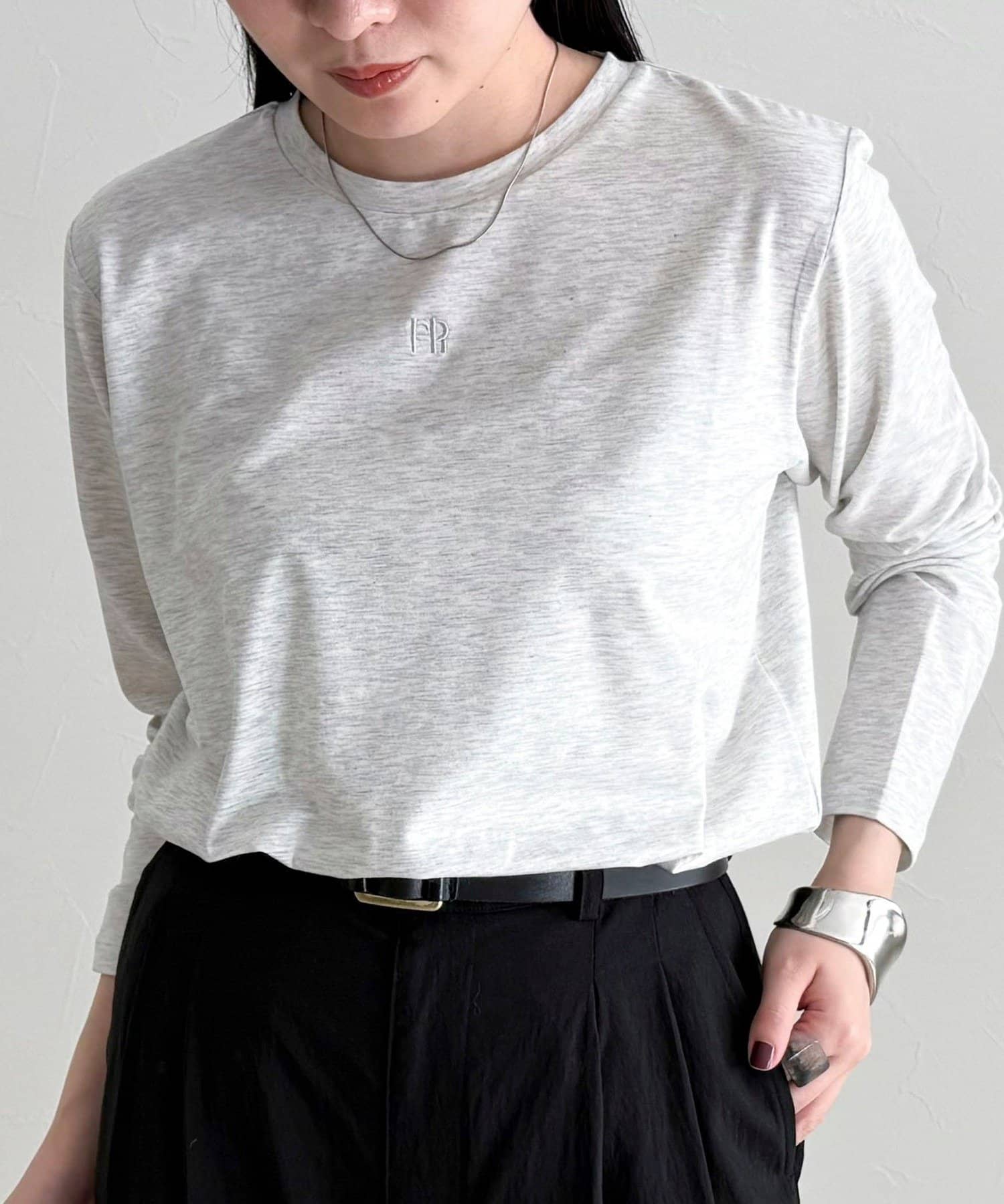 FREDY & GLOSTER(フレディ アンド グロスター) センターFR刺繍ロンTシャツ