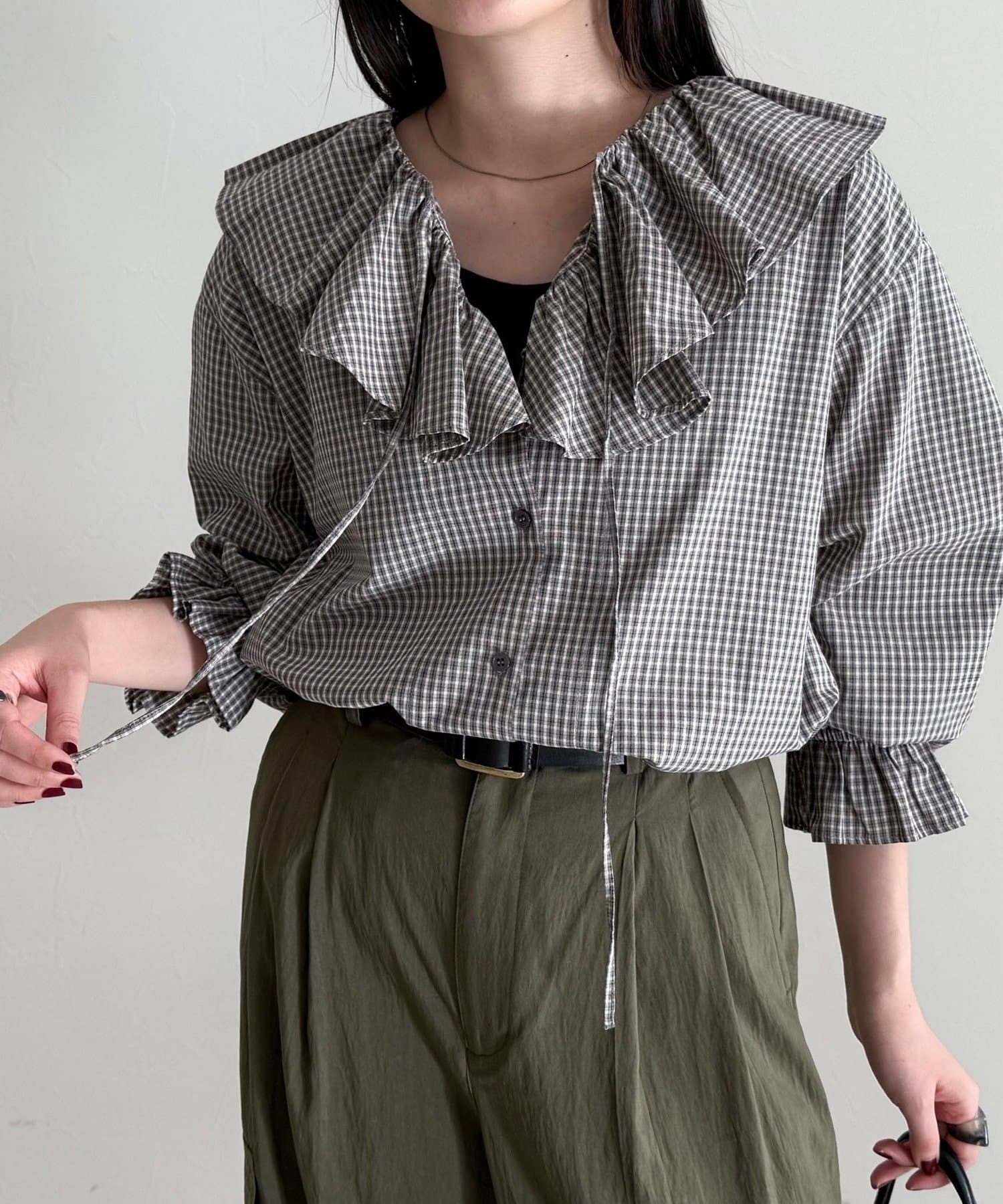 FREDY & GLOSTER(フレディ アンド グロスター) チェックフリルカラーブラウス