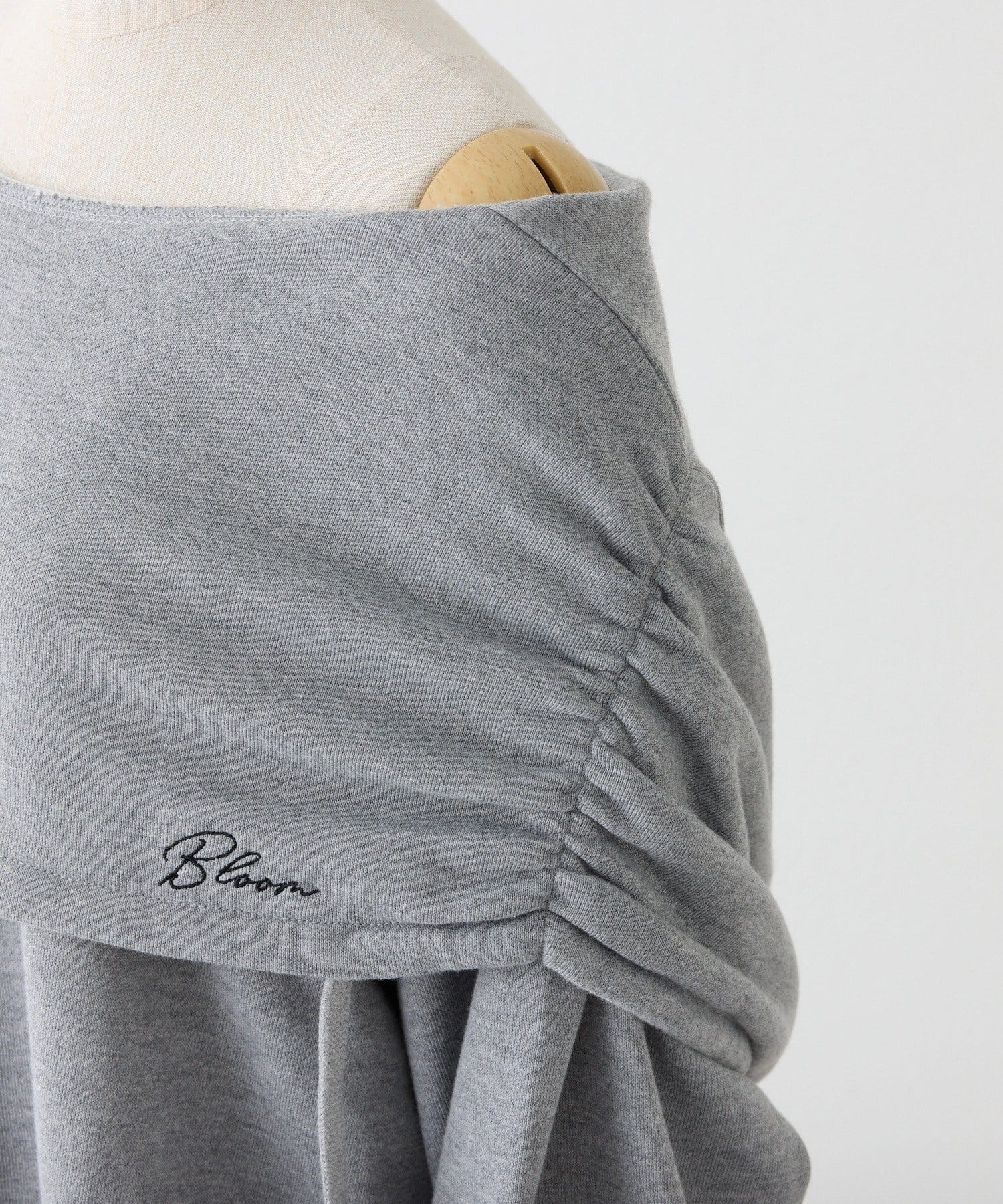 one after another NICE CLAUP(ワンアフターアナザー ナイスクラップ) オフショルパーカーワンピ