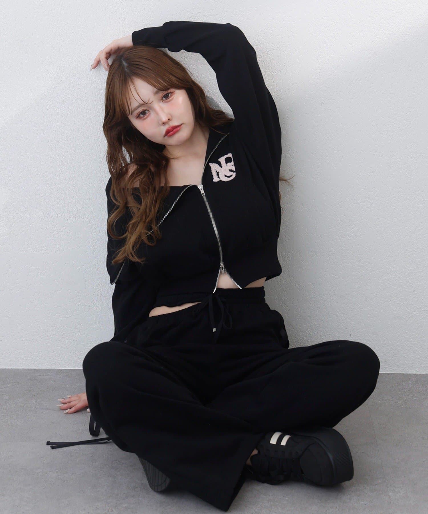 one after another NICE CLAUP(ワンアフターアナザー ナイスクラップ) 【セットアップ可能】サイドカットレースアップスウェットパンツ