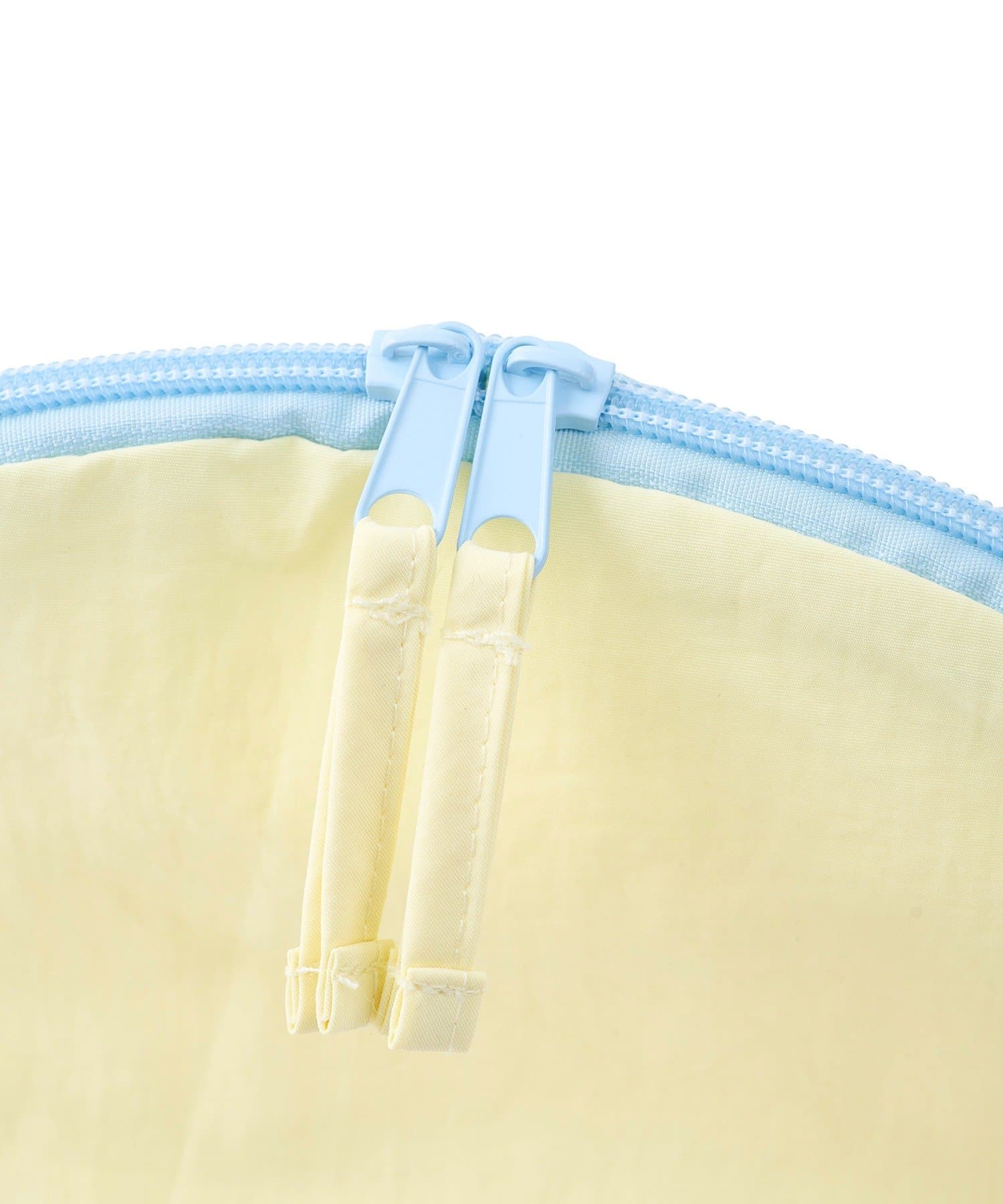 3COINS(スリーコインズ) 月型ポーチ