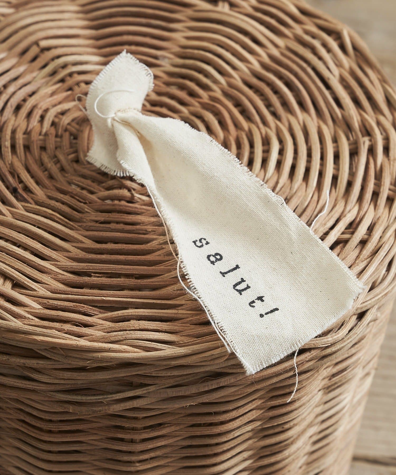 salut!(サリュ) 《WEB限定再入荷》ラタンフタ付きラウンドバスケット：L