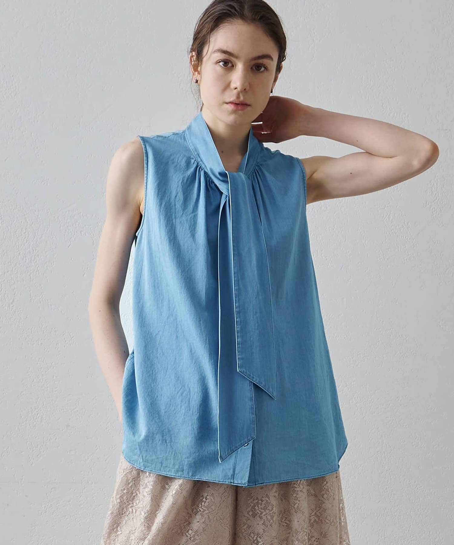 Whim Gazette(ウィム ガゼット) 【Drawing Numbers】ソフトデニムボウタイブラウス