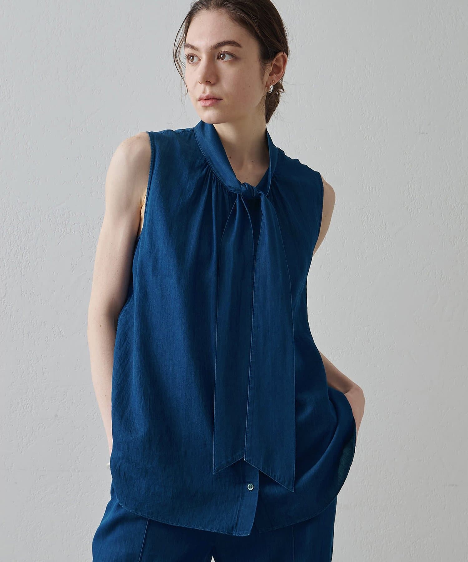 Whim Gazette(ウィム ガゼット) 【Drawing Numbers】ソフトデニムボウタイブラウス