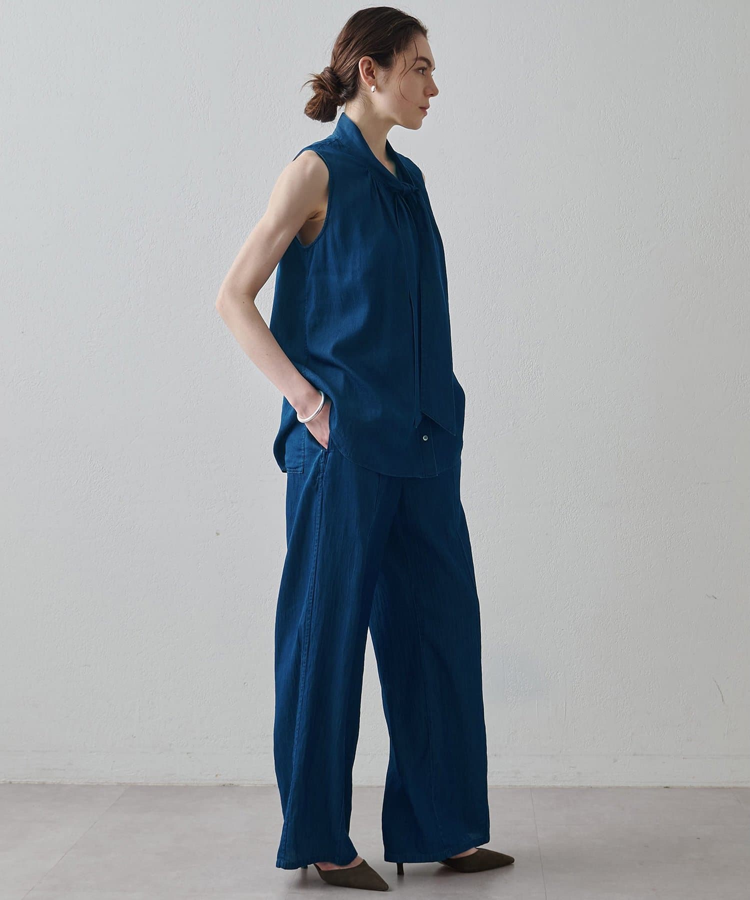 Whim Gazette(ウィム ガゼット) 【Drawing Numbers】ソフトデニムボウタイブラウス