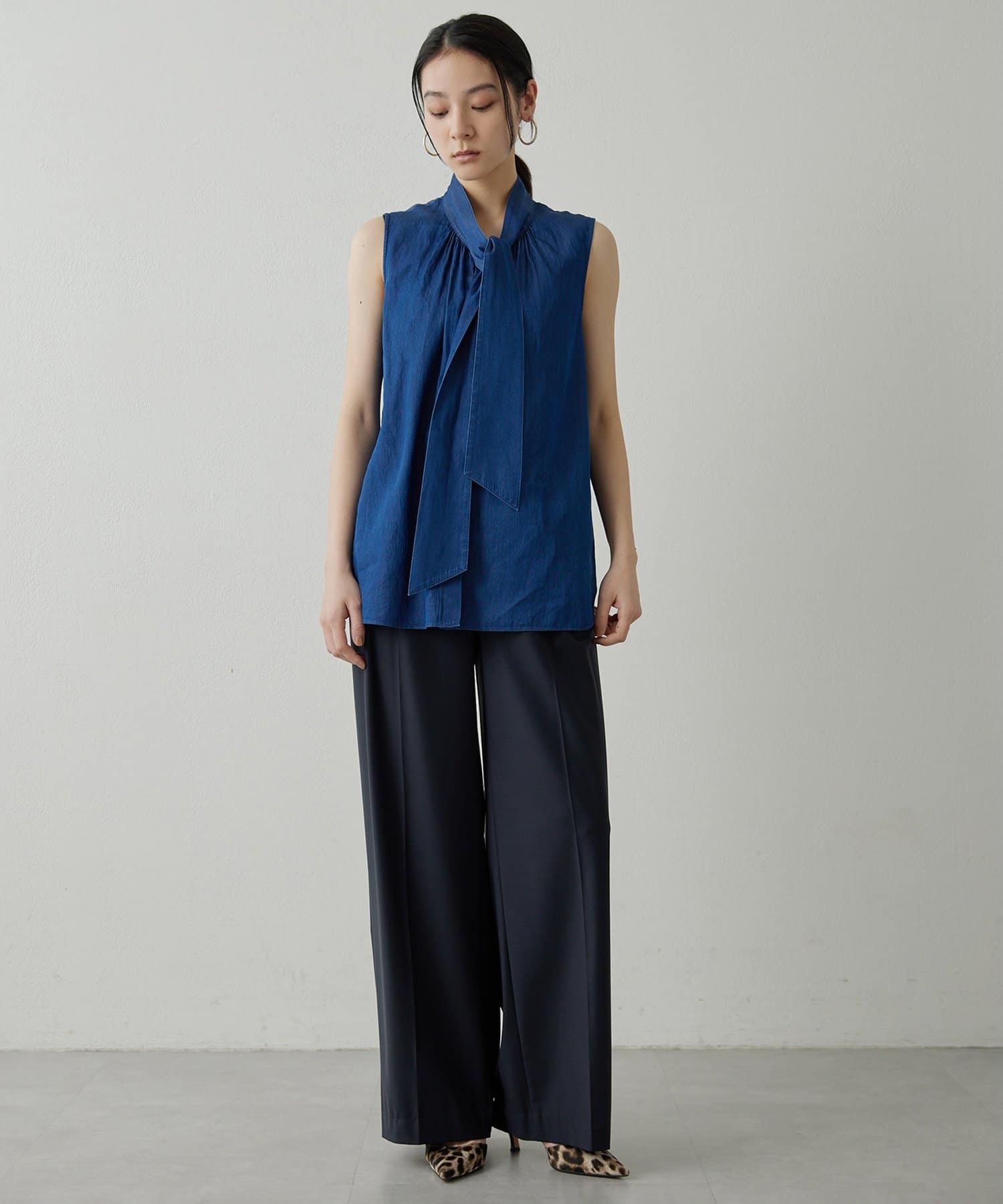 Whim Gazette(ウィム ガゼット) 【Drawing Numbers】ソフトデニムボウタイブラウス