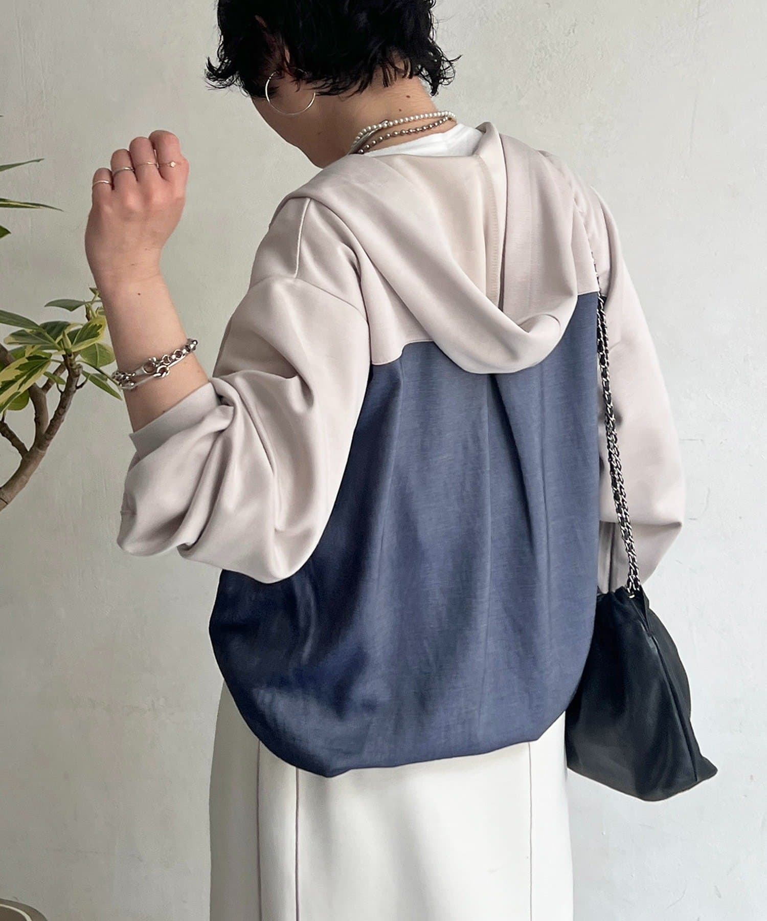 un dix cors(アンディコール) 異素材バック切替パーカー