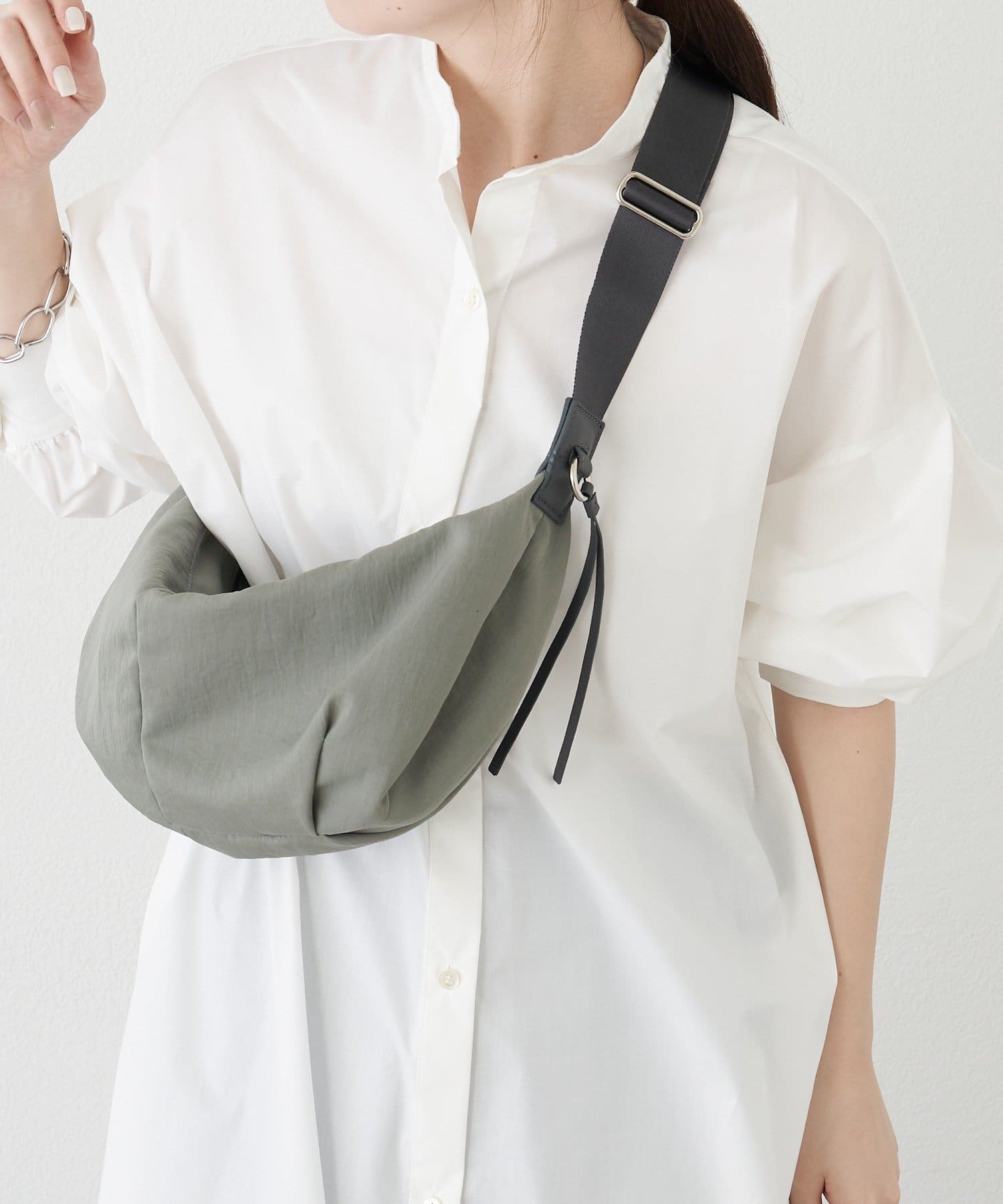 russet(ラシット) ナイロンバナナボディバッグ