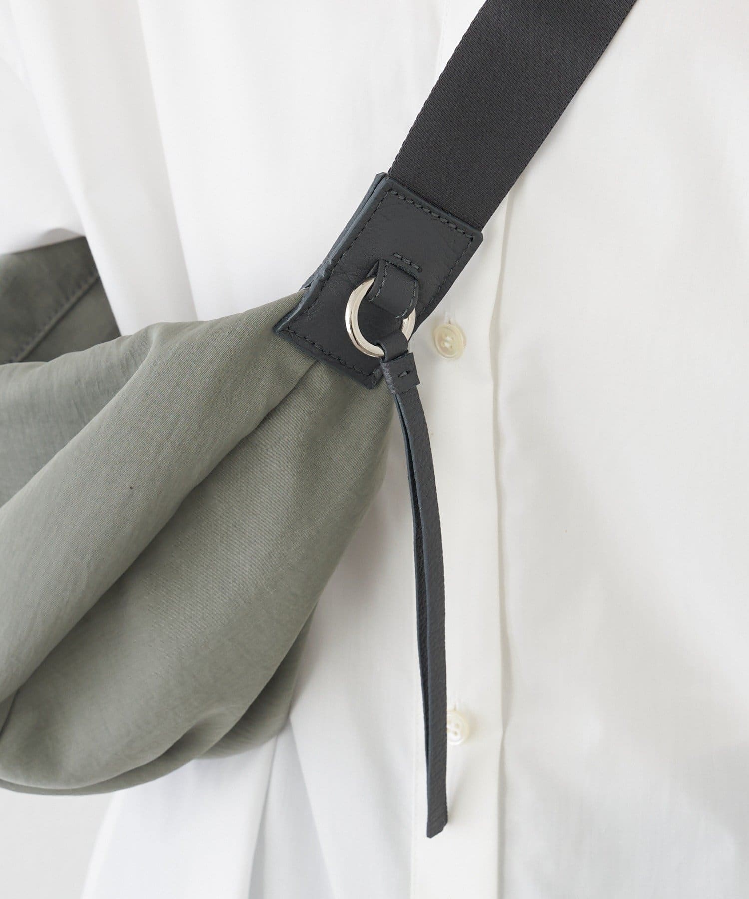 russet(ラシット) ナイロンバナナボディバッグ