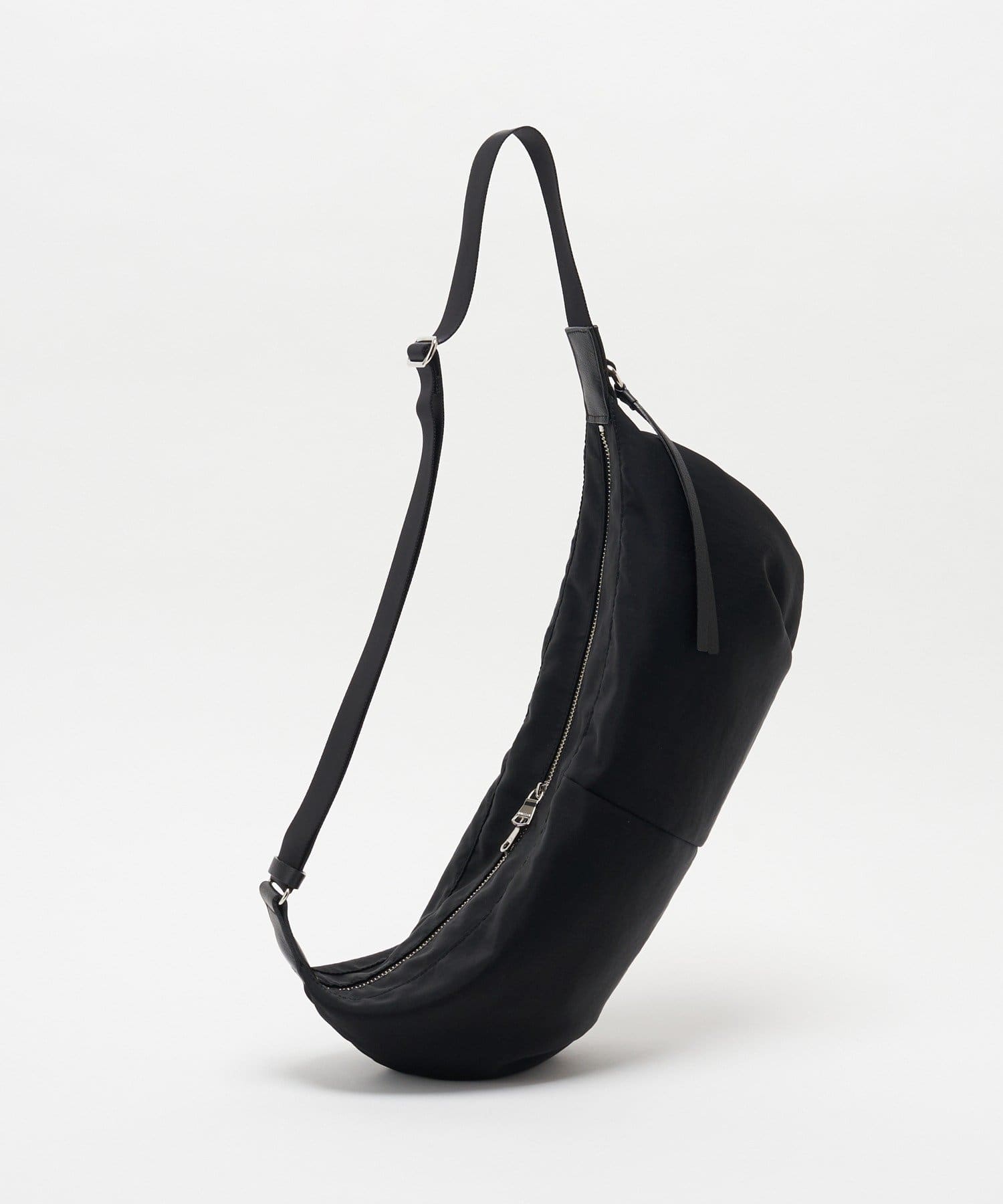 russet(ラシット) ナイロンバナナボディバッグ