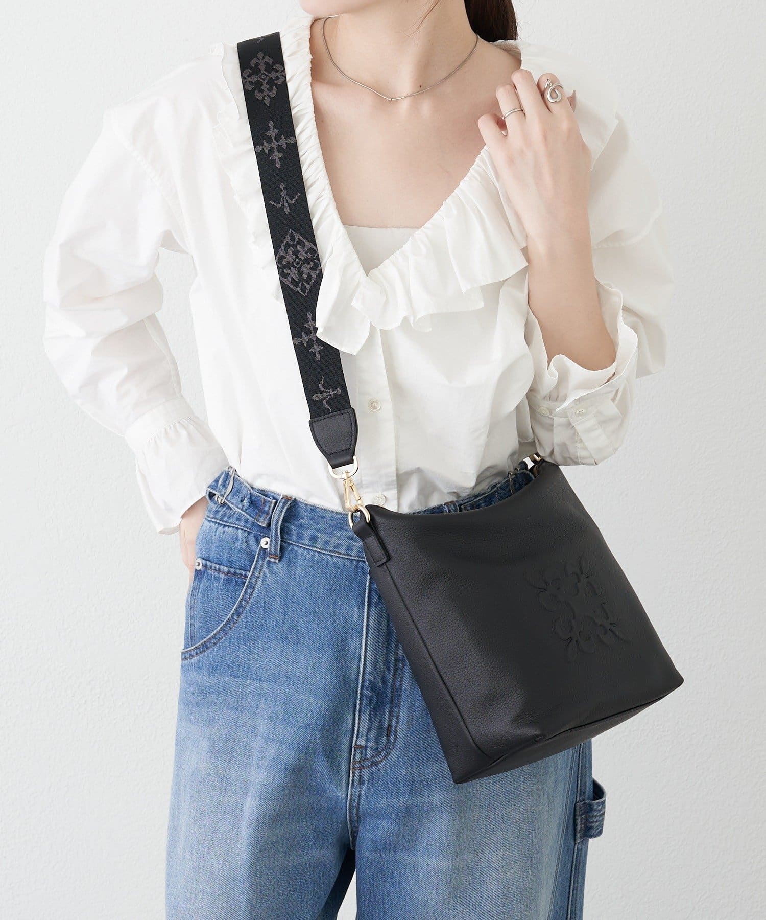 russet(ラシット) 《WEB限定》スタンダードミニショルダーバッグ <エンボスモノグラム>