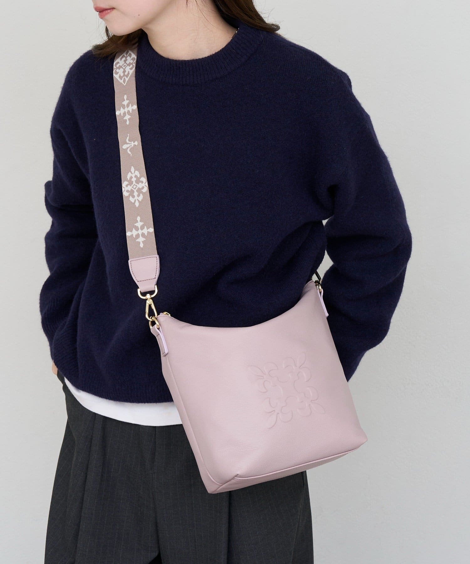 russet(ラシット) 《WEB限定》スタンダードミニショルダーバッグ <エンボスモノグラム>