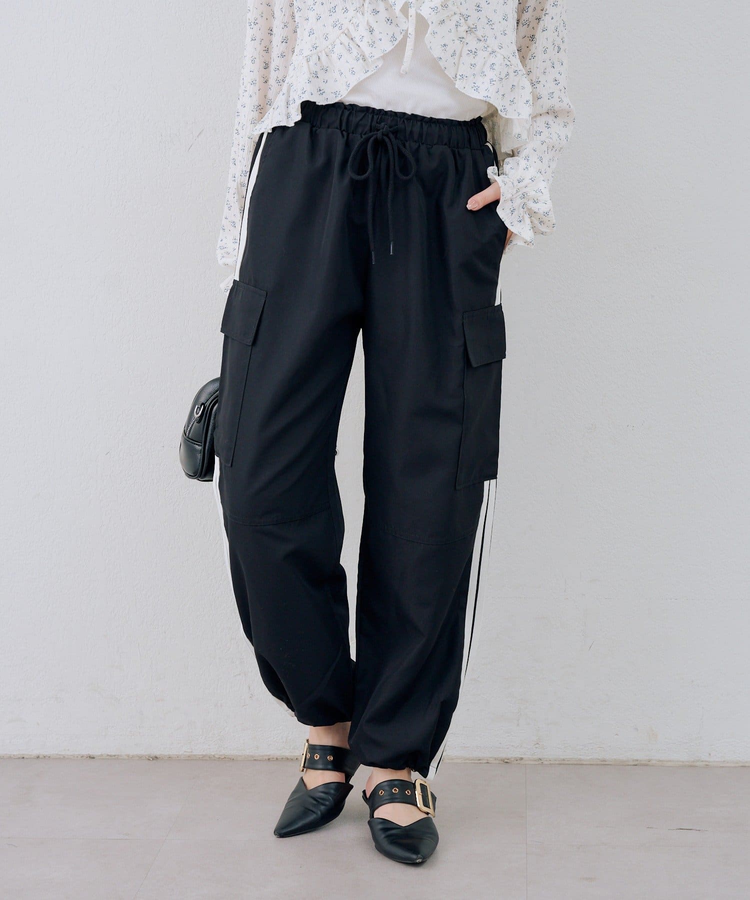 NICE CLAUP / OLIVE des OLIVE OUTLET(ナイスクラップ  / オリーブ デ オリーブ アウトレット) 【RMAF】脇ライン入りカーゴパンツ