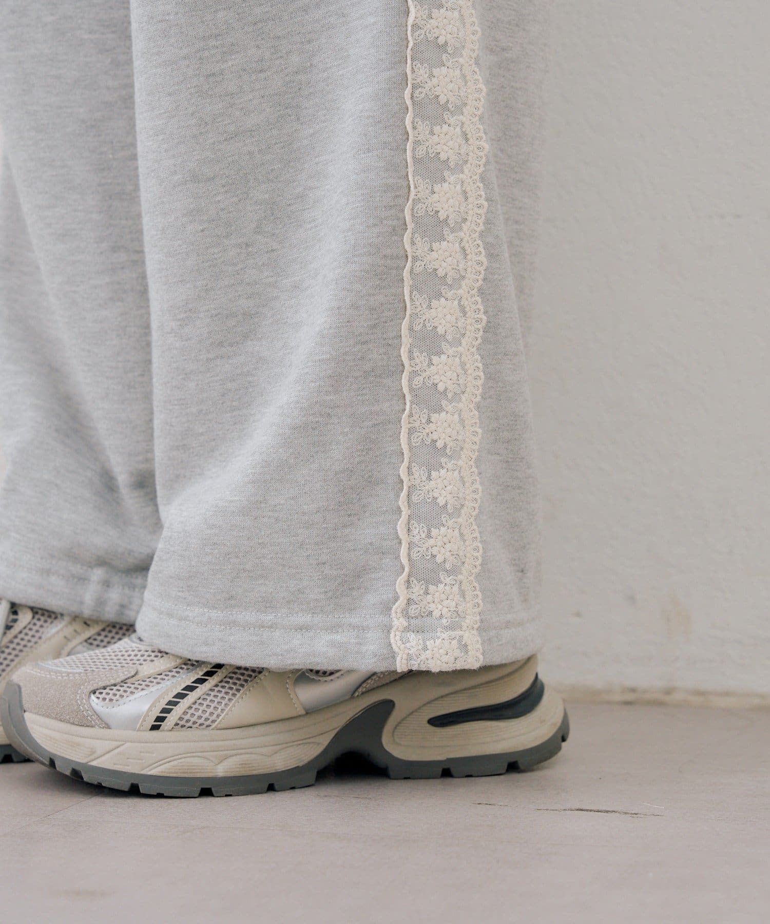 NICE CLAUP / OLIVE des OLIVE OUTLET(ナイスクラップ  / オリーブ デ オリーブ アウトレット) 【Another Branch】レース付スウェットパンツ