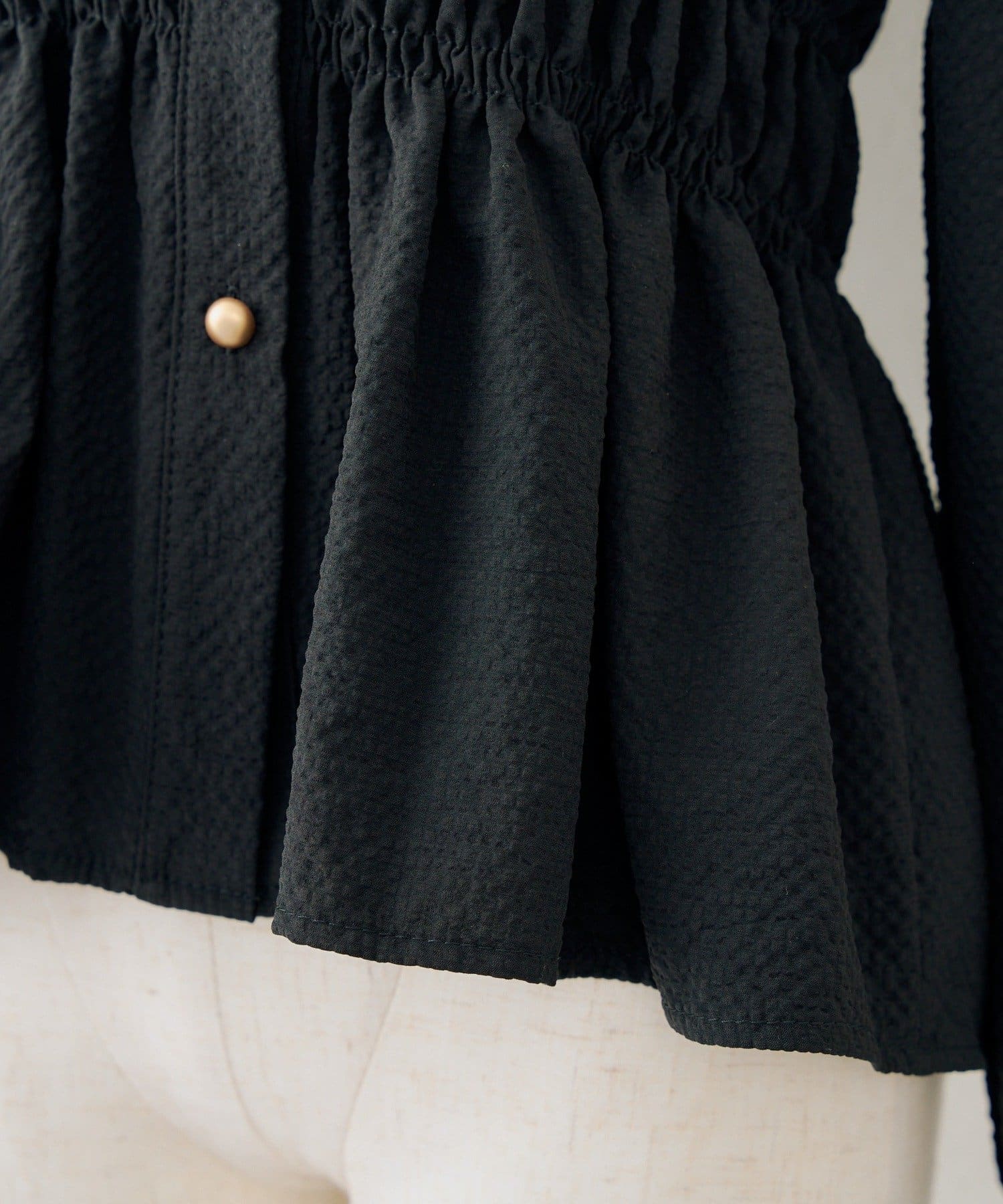 NICE CLAUP / OLIVE des OLIVE OUTLET(ナイスクラップ  / オリーブ デ オリーブ アウトレット) 【ANOTHER BRANCH】シャーリング衿付ブラウス