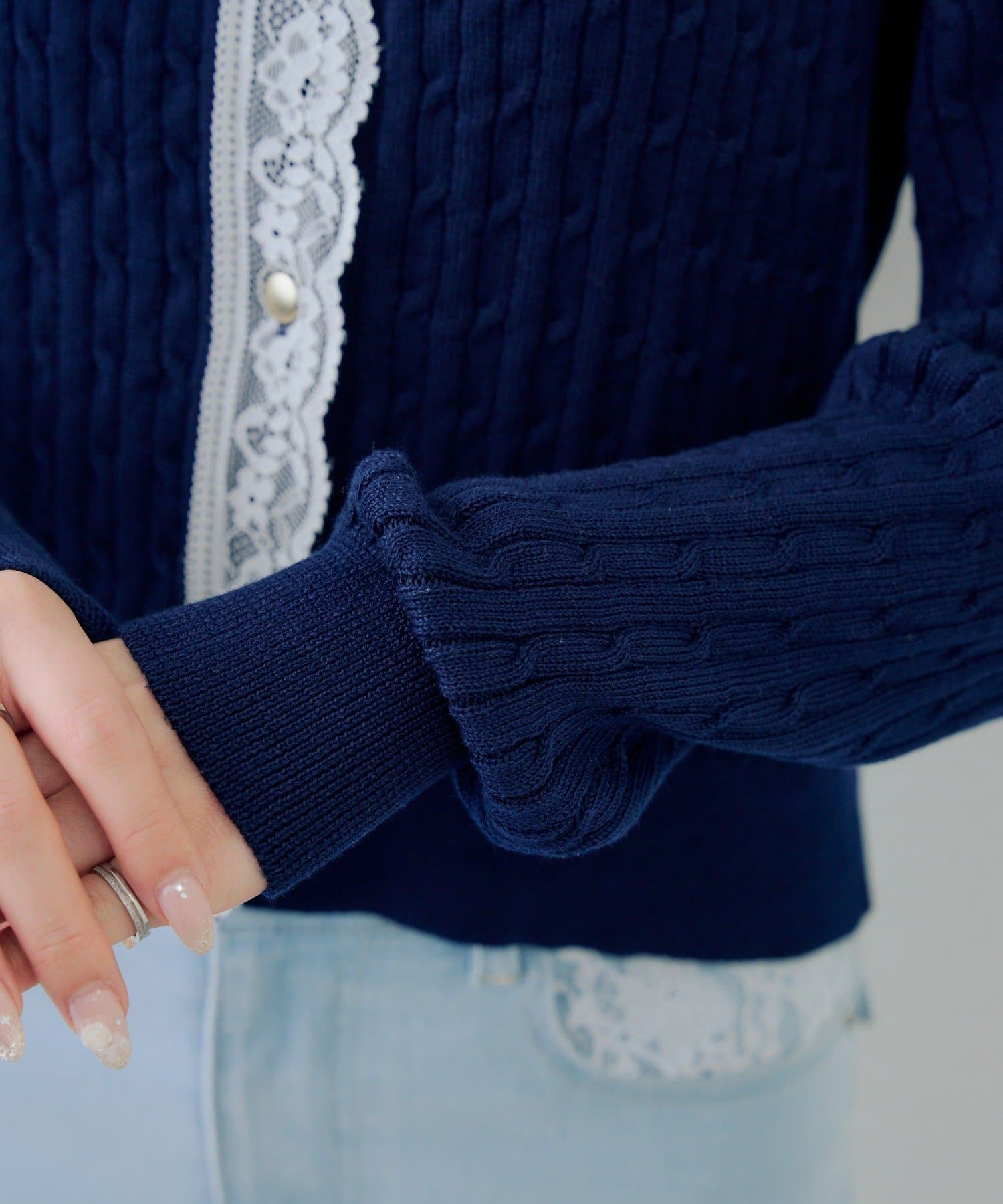 NICE CLAUP / OLIVE des OLIVE OUTLET(ナイスクラップ  / オリーブ デ オリーブ アウトレット) 【Another Branch】ケーブルレース付カーディガン