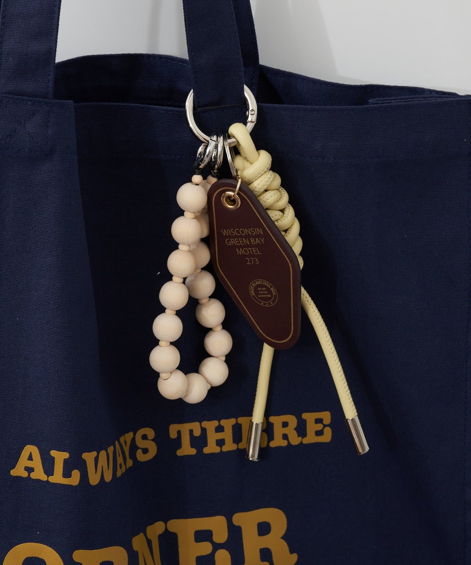 CIAOPANIC TYPY(チャオパニックティピー) ≪26SS展示会アイテム≫合皮プレートチャーム