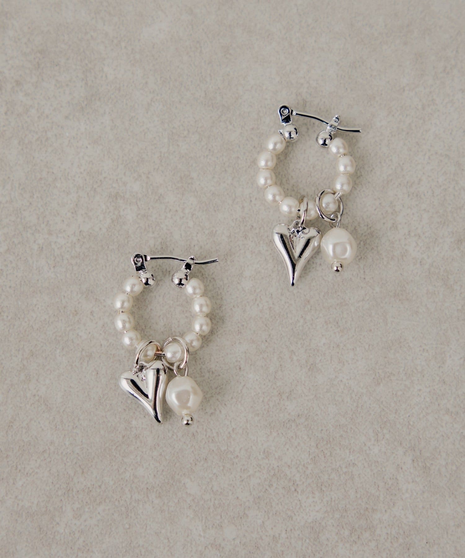 Chico(チコ) ハートモチーフ付きパールフープピアス