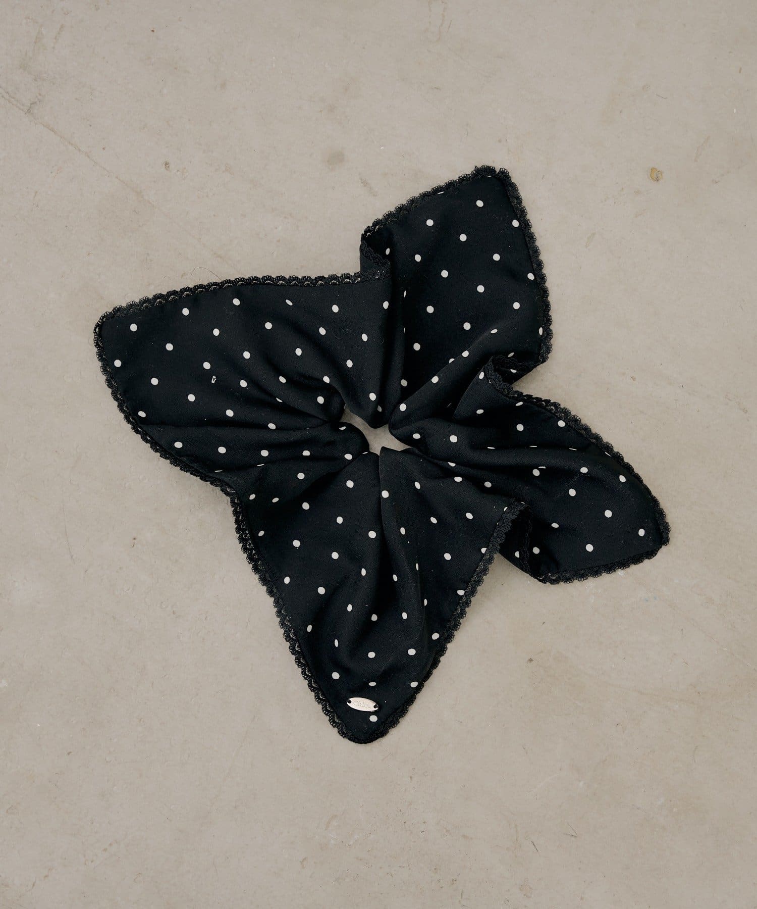 Chico(チコ) レース付きスクエアドットシュシュ