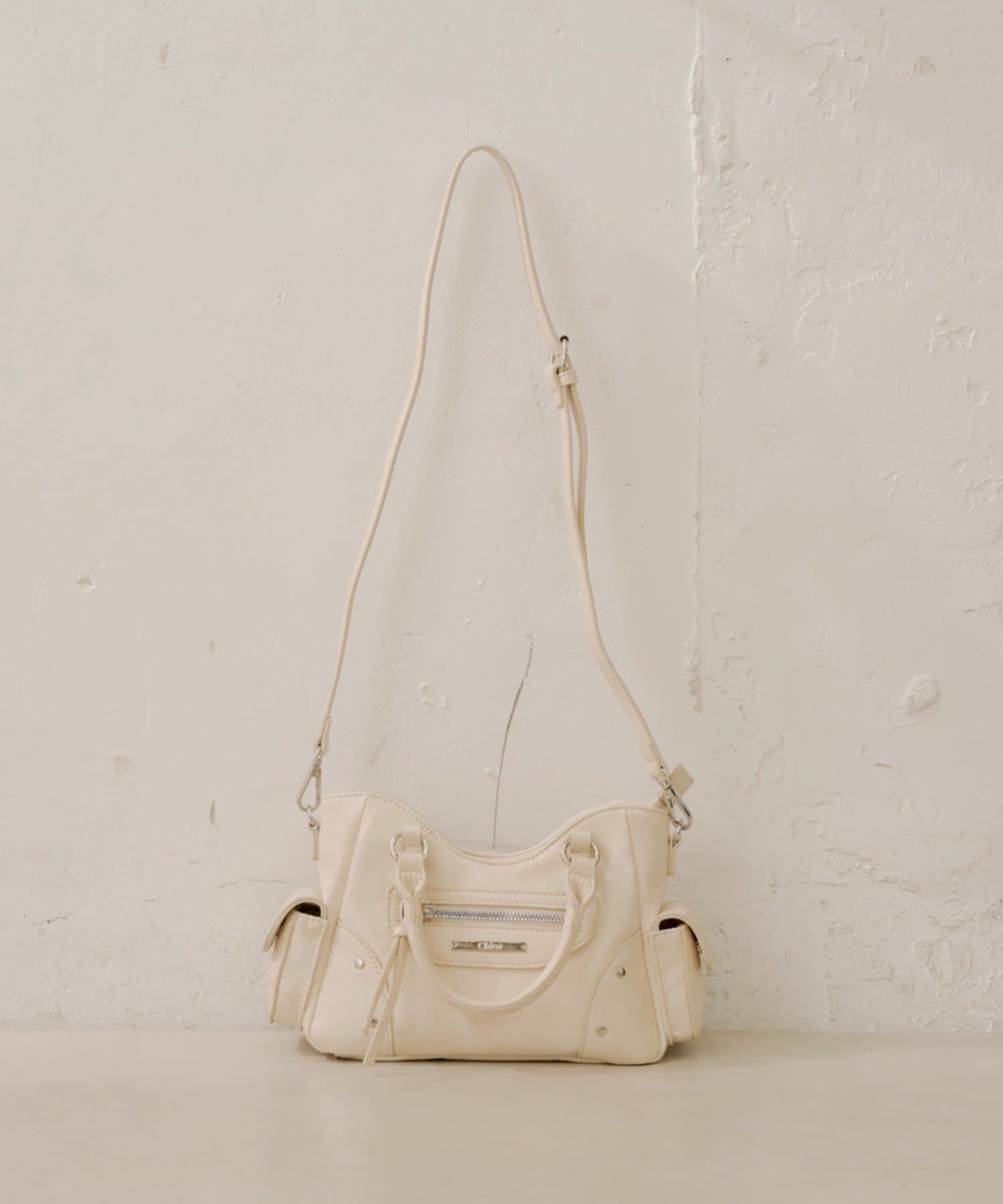 Chico(チコ) 【ひーうか企画】サイドポケット付きスタッズデザインバッグ