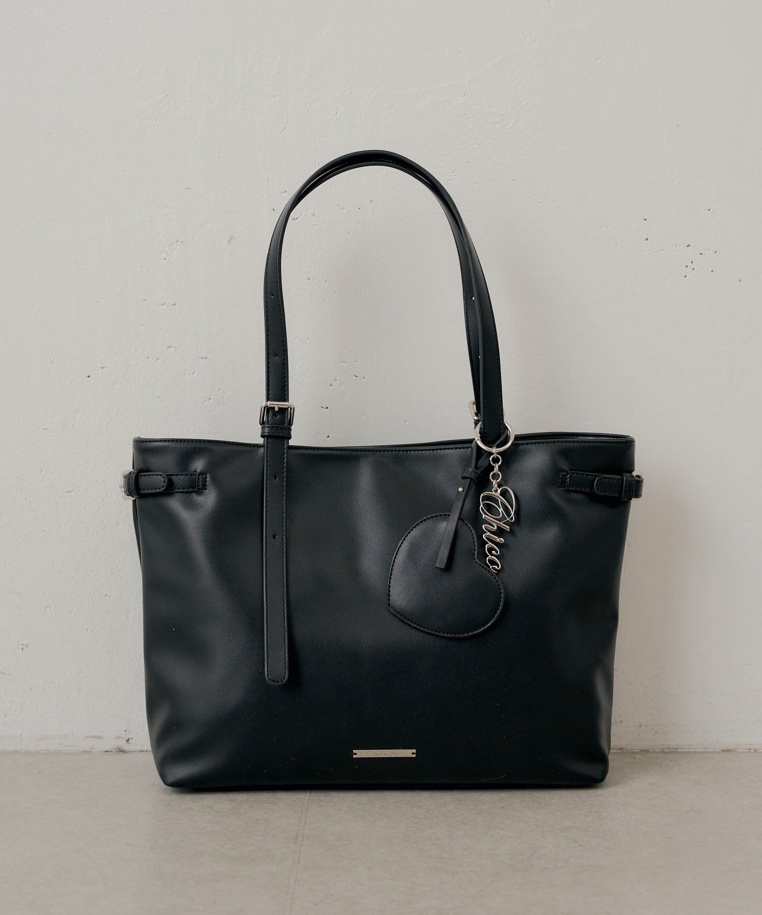 Chico(チコ) ポーチチャーム付きBIGトートバッグ