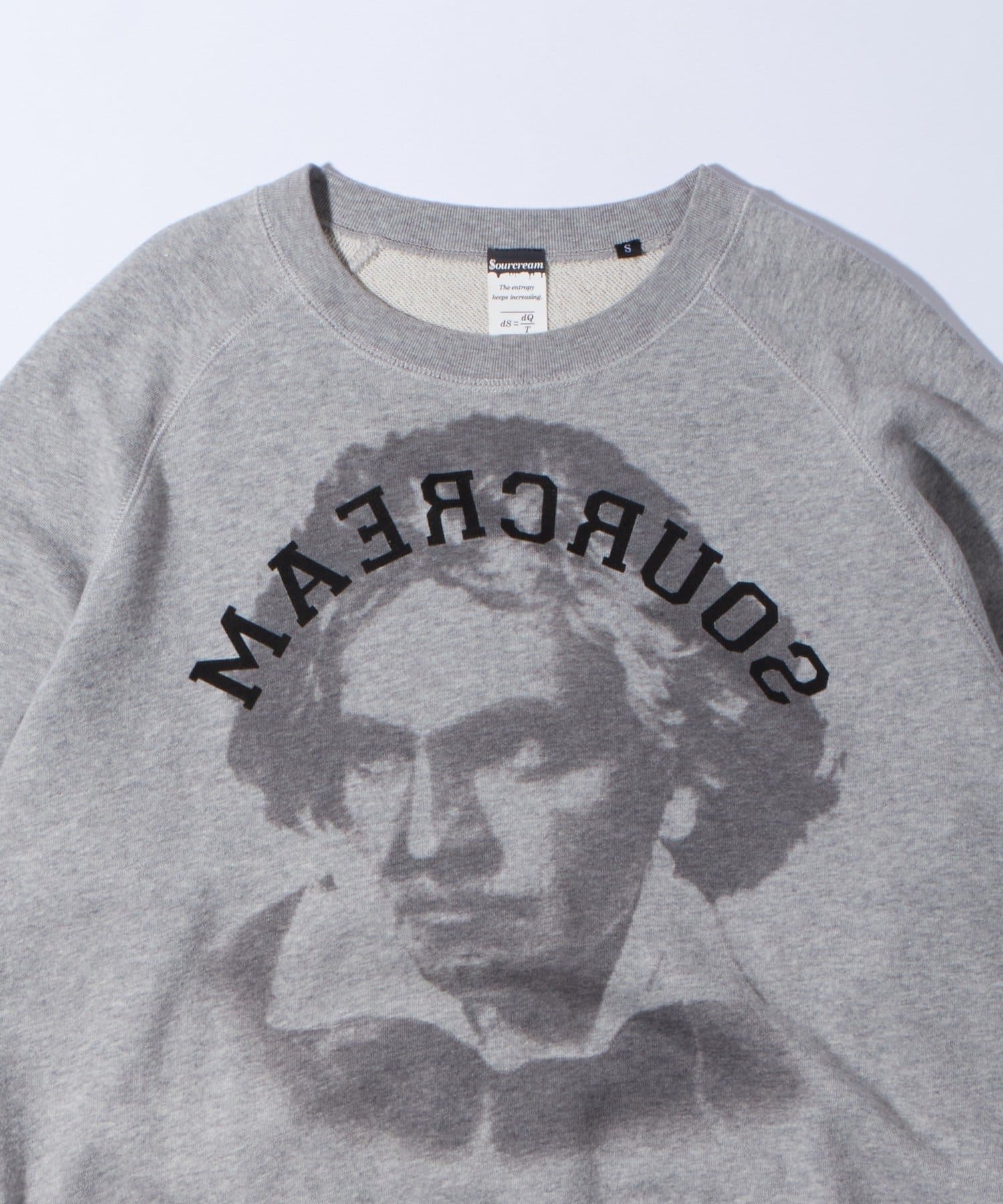 WHO’S WHO gallery(フーズフーギャラリー) 【WEB限定】GREAT FIGURE SWEATSHIRT