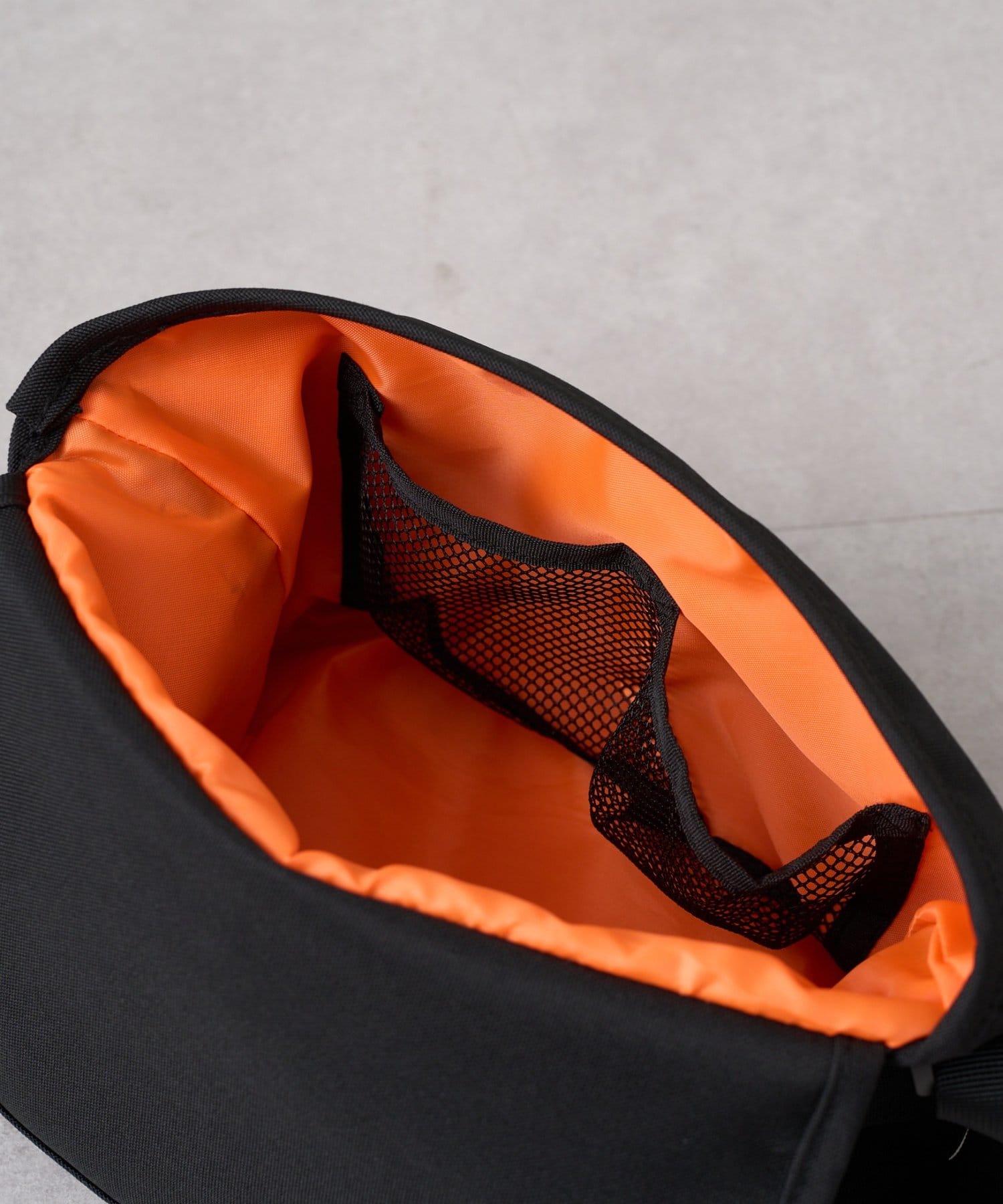 CIAOPANIC TYPY(チャオパニックティピー) 【ユニセックス】犬刺繍ロゴフラップショルダーバッグ