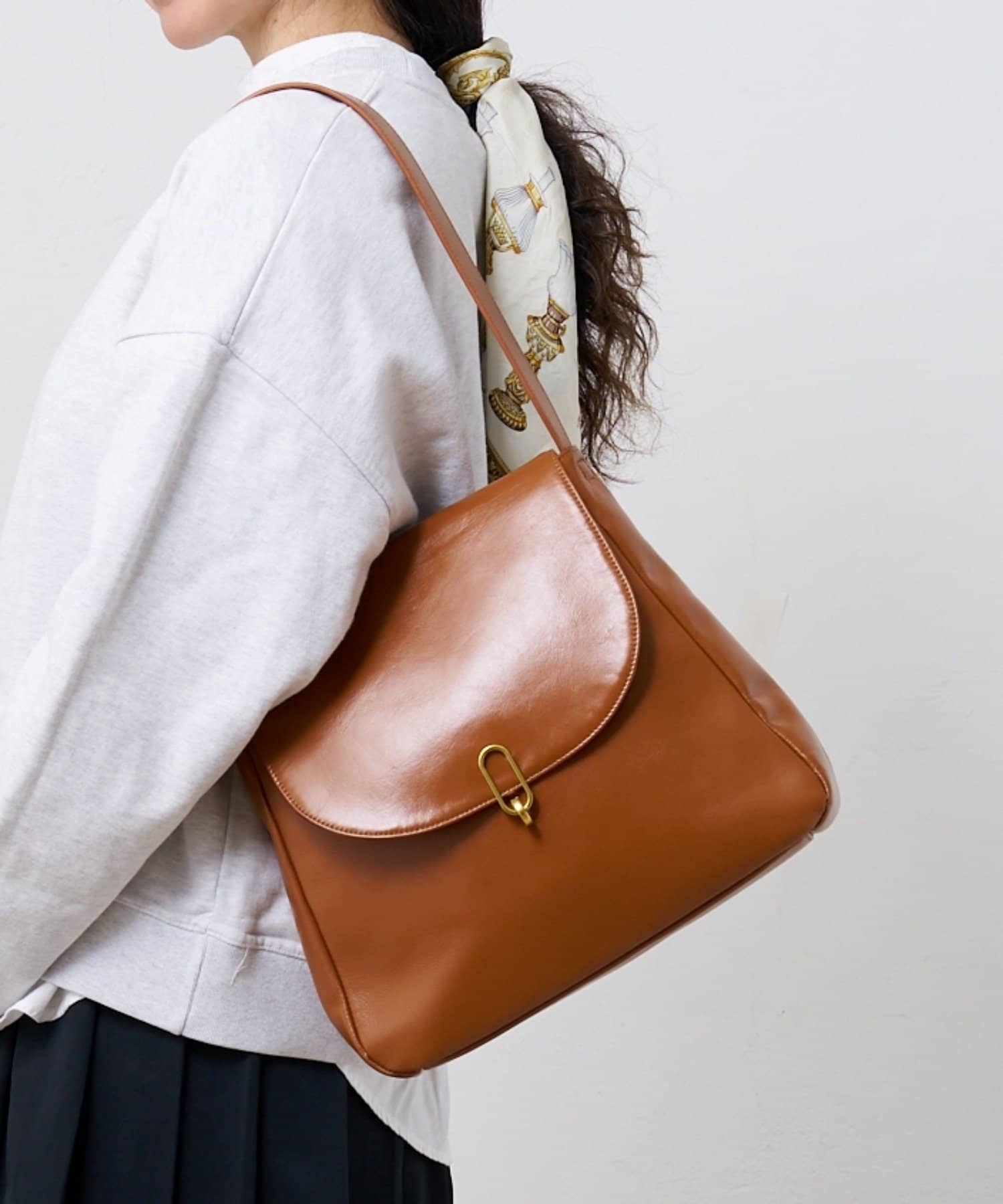 BIRTHDAY BAR(バースデイバー) 【インフルエンサー KUUKO企画】ターンロックワンハンドルレザートートバッグ