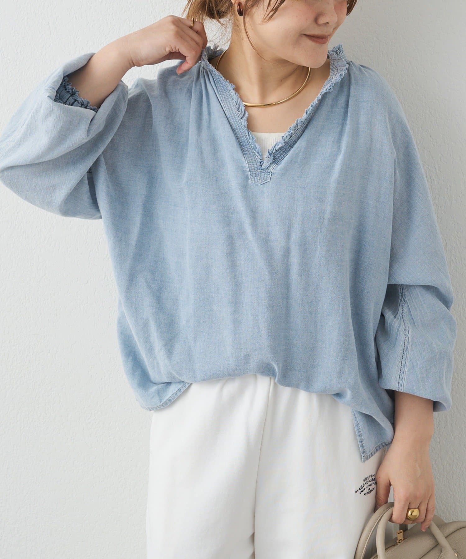 PUAL CE CIN(ピュアルセシン) 襟元フリルシアーデニムブラウス