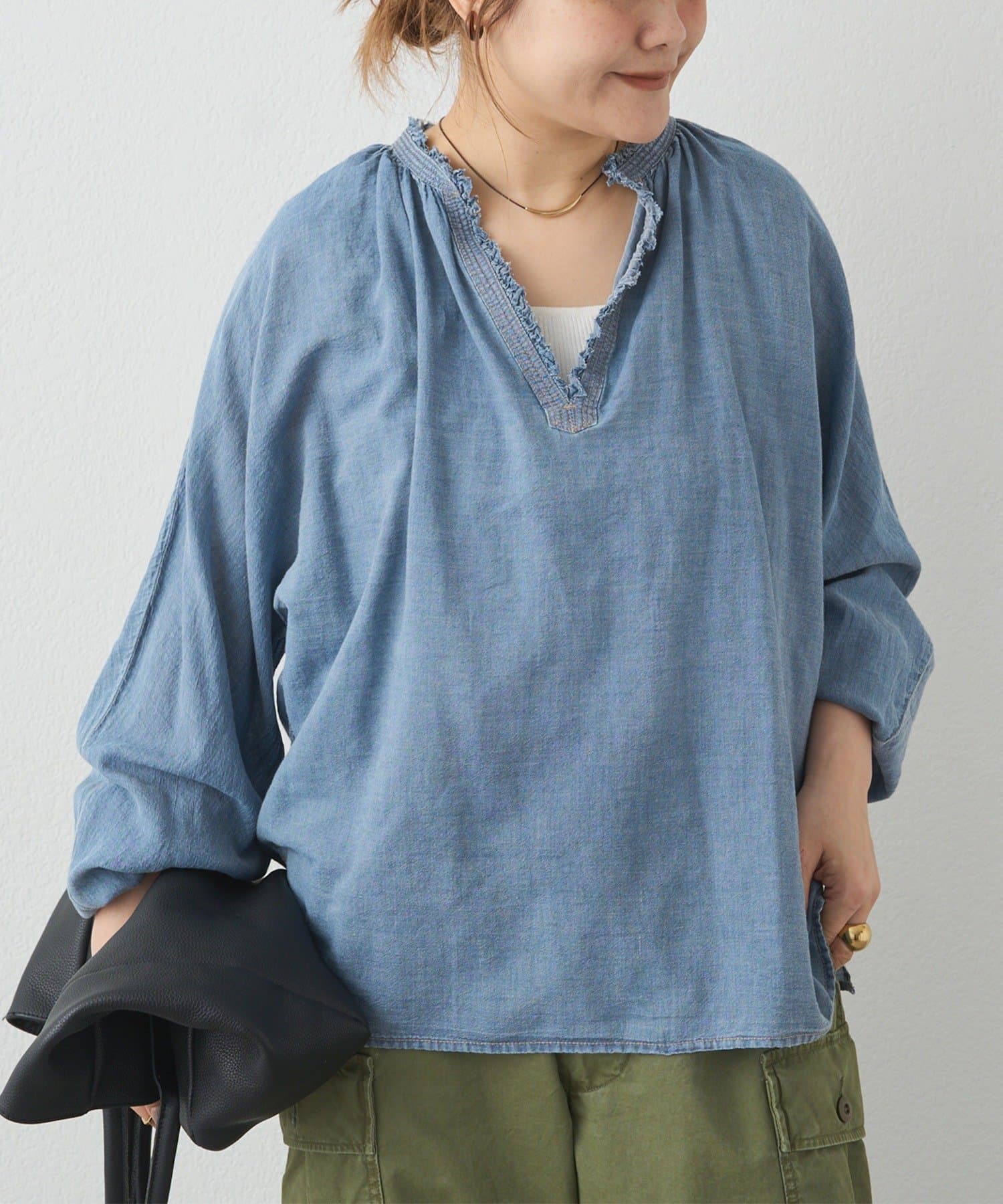 PUAL CE CIN(ピュアルセシン) 襟元フリルシアーデニムブラウス