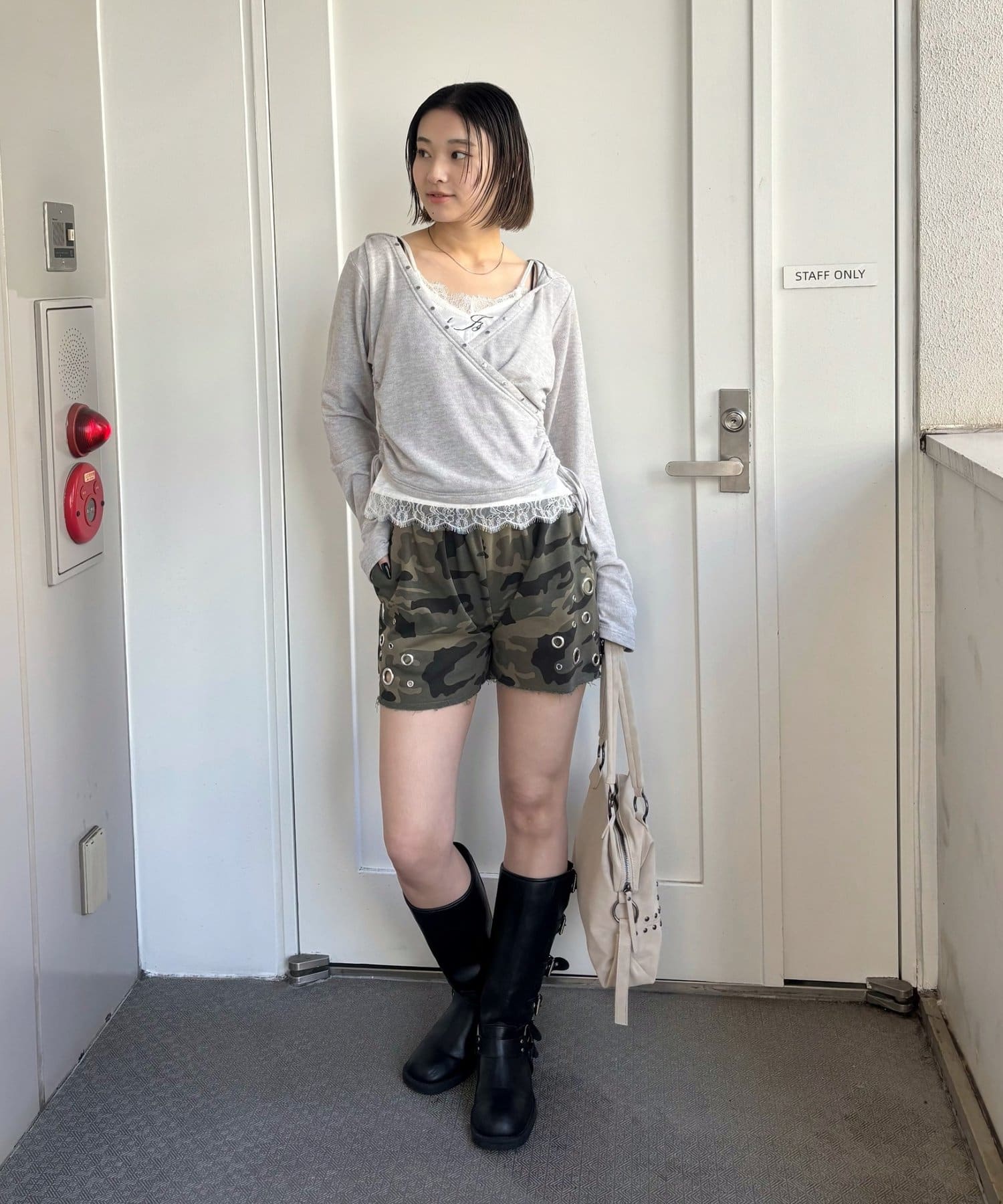 WHO’S WHO gallery(フーズフーギャラリー) アイレットスウェットショーツ