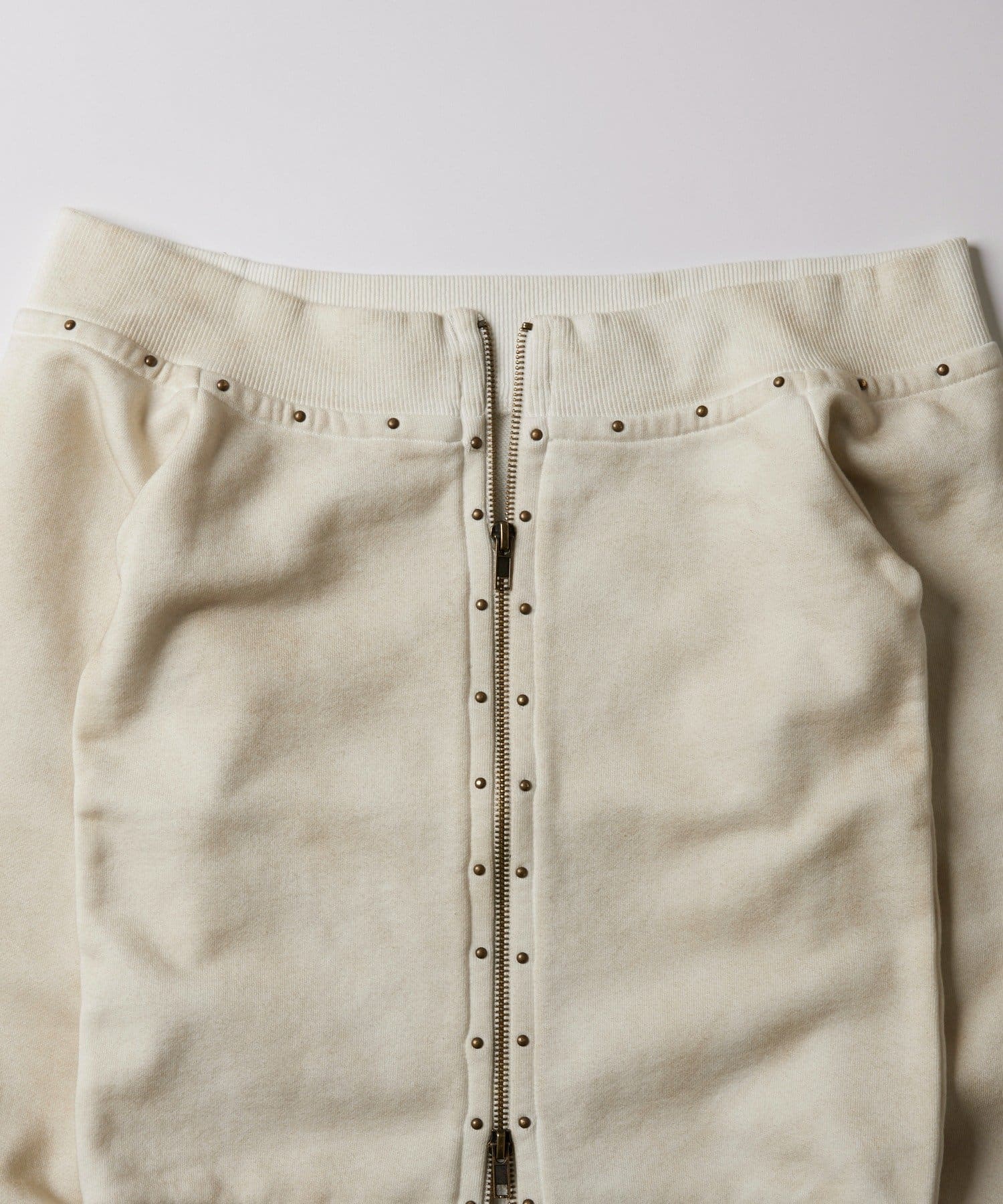 WHO’S WHO gallery(フーズフーギャラリー) フロントジップスタッズオフショル