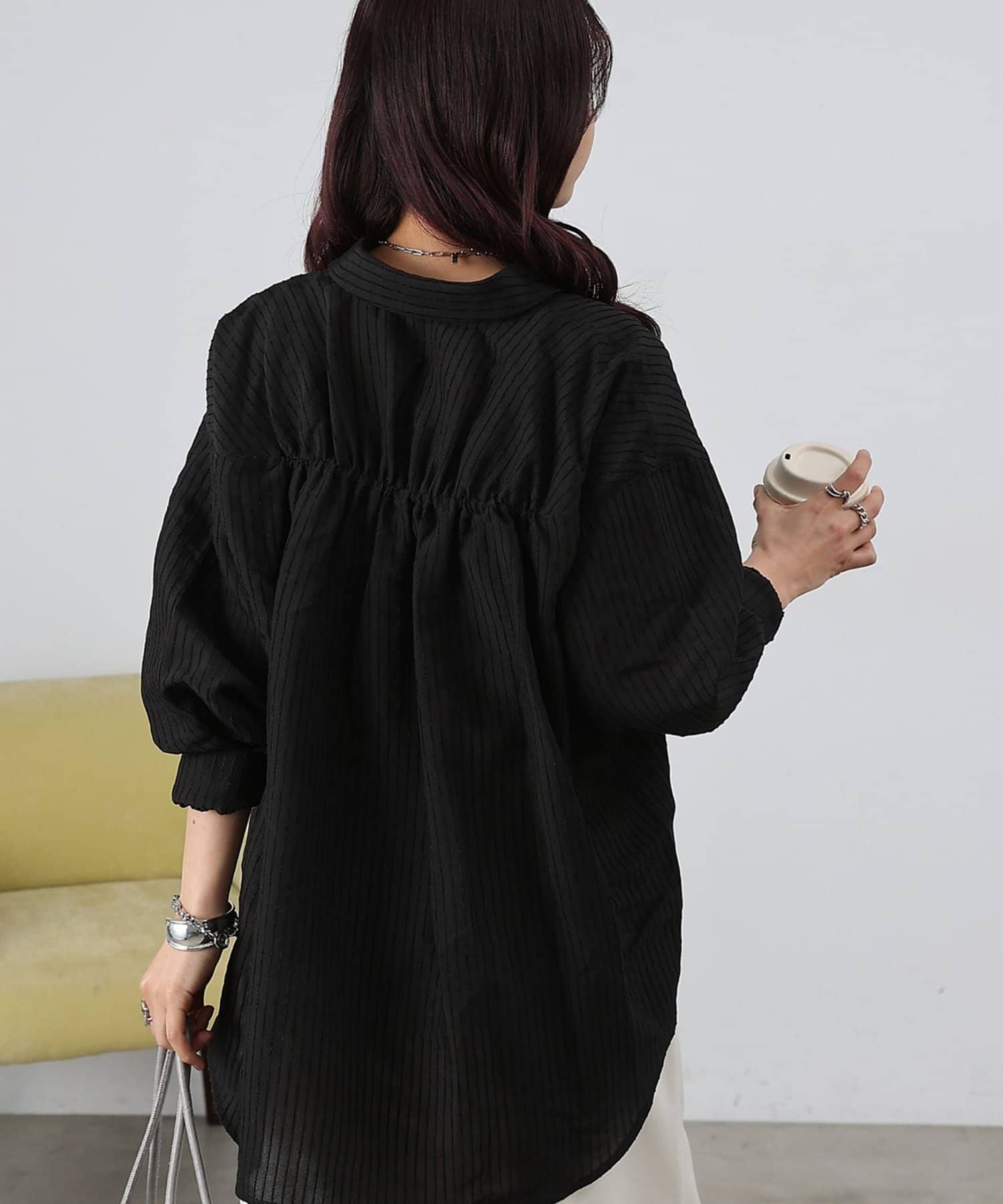 COLONY 2139(コロニー トゥーワンスリーナイン) バックシャーリングストライプシャツ