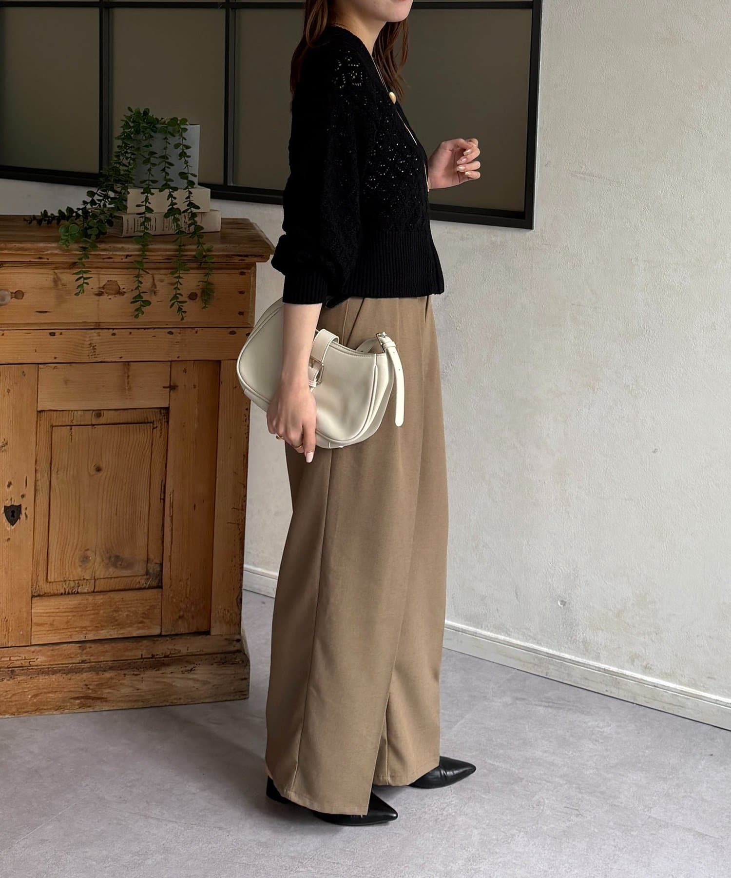 Thevon.(ゼヴォン) フロントジップ透かし編みニット