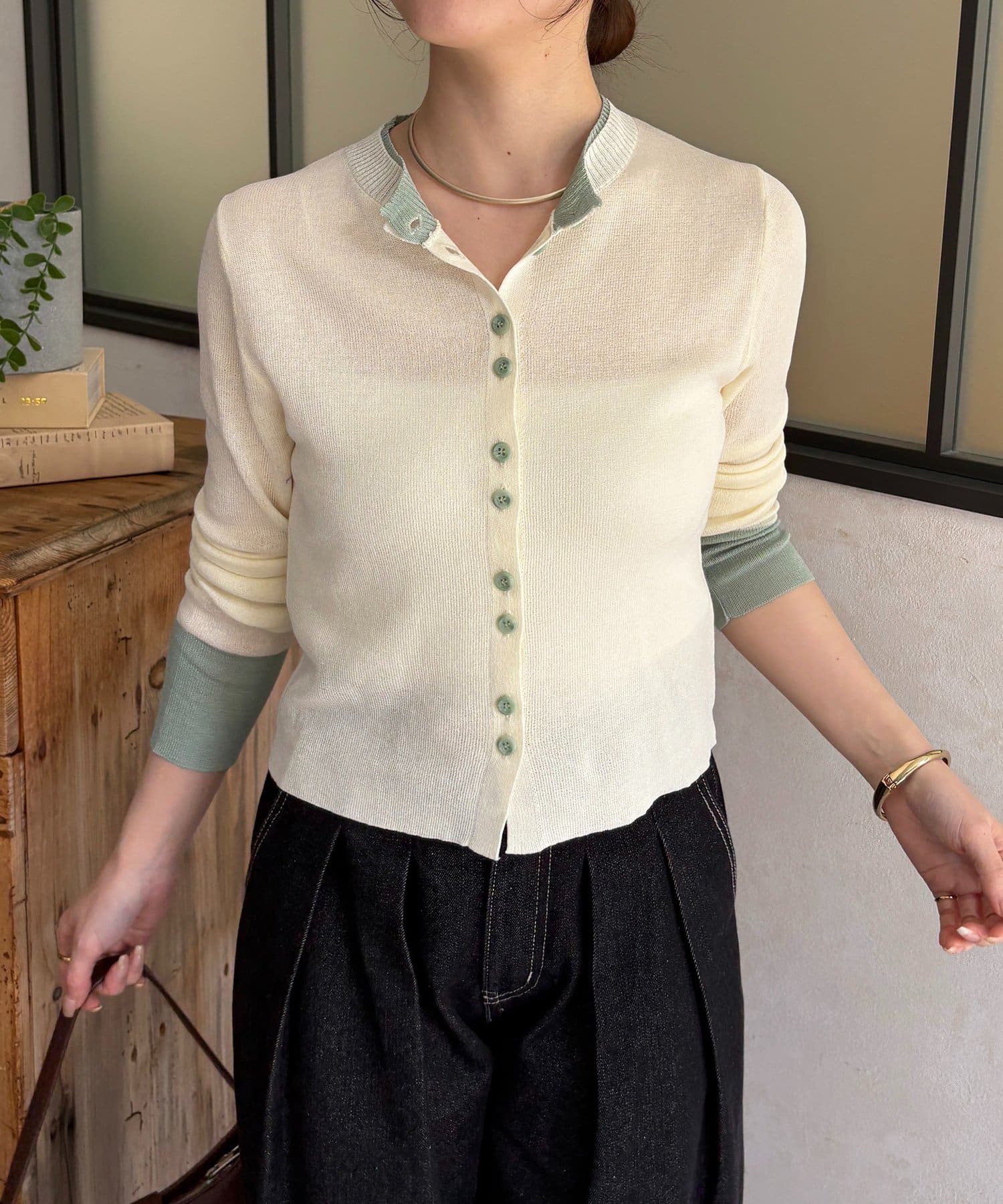 Thevon.(ゼヴォン) バイカラー麻タッチシアーニットカーディガン