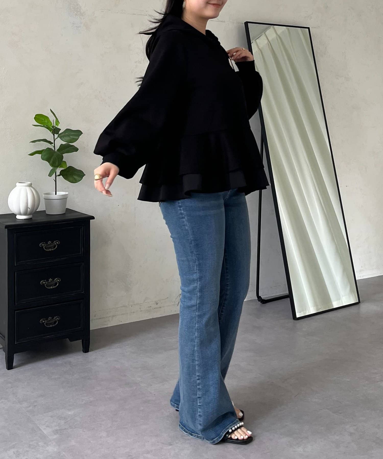 prose verse(プロズヴェール) 裾レイヤードフリルペプラムパーカー