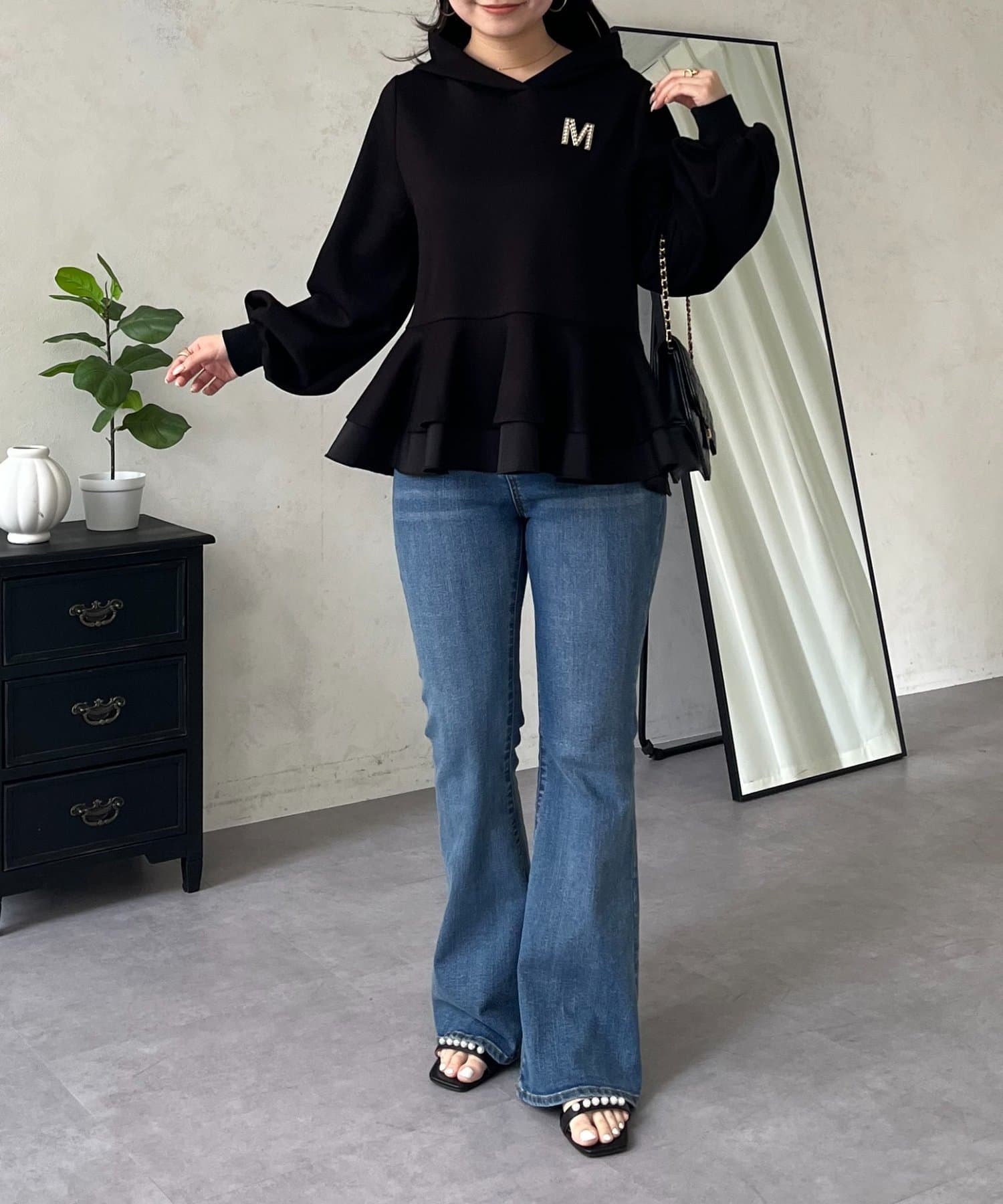 prose verse(プロズヴェール) 裾レイヤードフリルペプラムパーカー