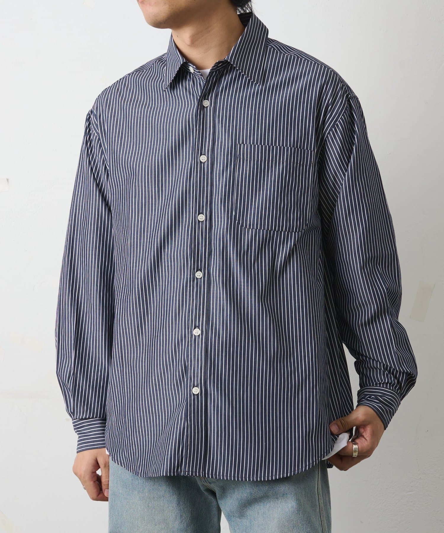 COLONY 2139(コロニー トゥーワンスリーナイン) ピンストライプレギュラーカラーシャツ