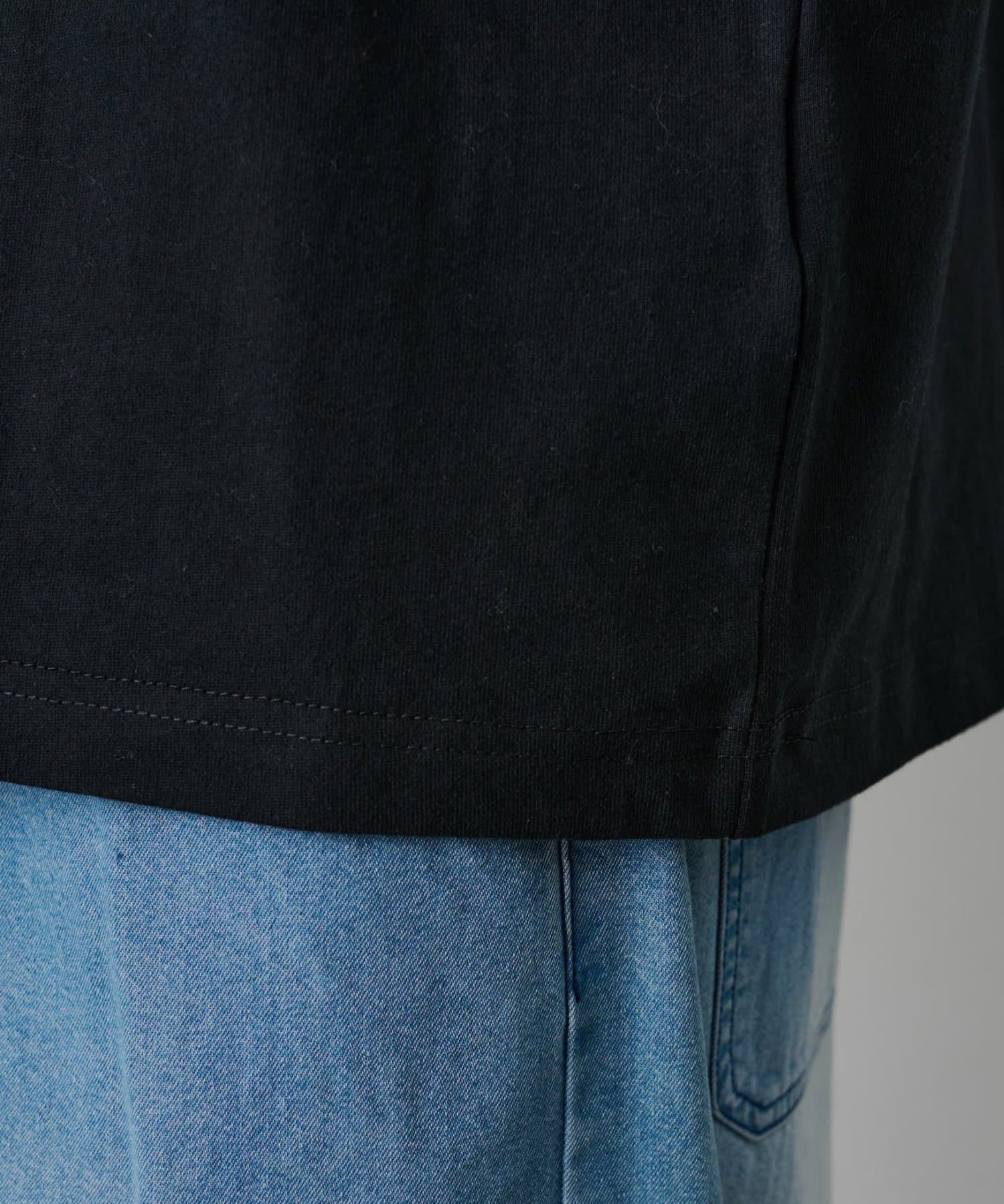 COLONY 2139(コロニー トゥーワンスリーナイン) グラフィック箔プリントTシャツ